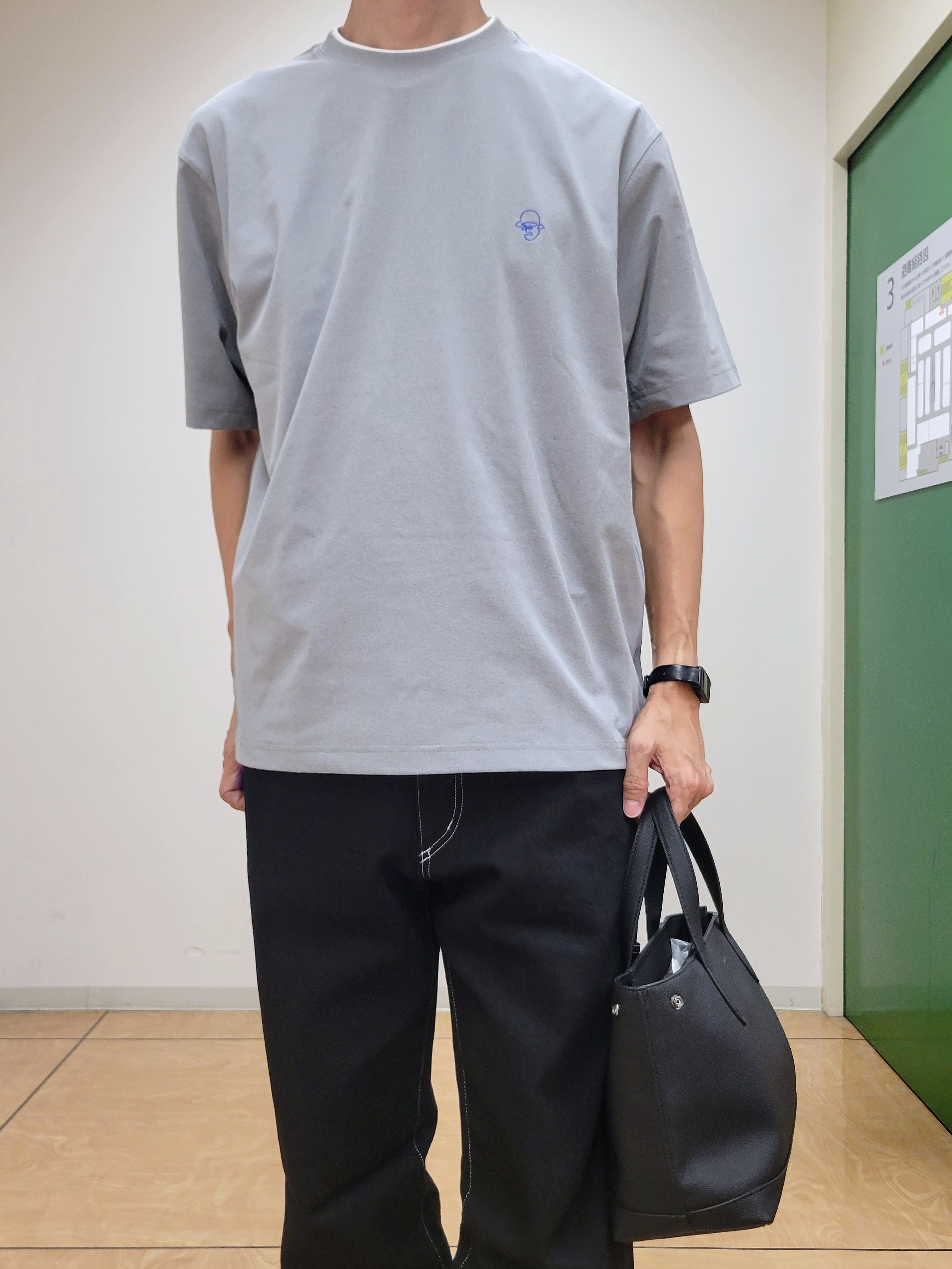 piroyaさんの「TAKEO KIKUCHI｜【汗染み軽減/接触冷感】フェイクレイヤード ワンポイント刺繍Ｔシャツ」を使ったコーディネート