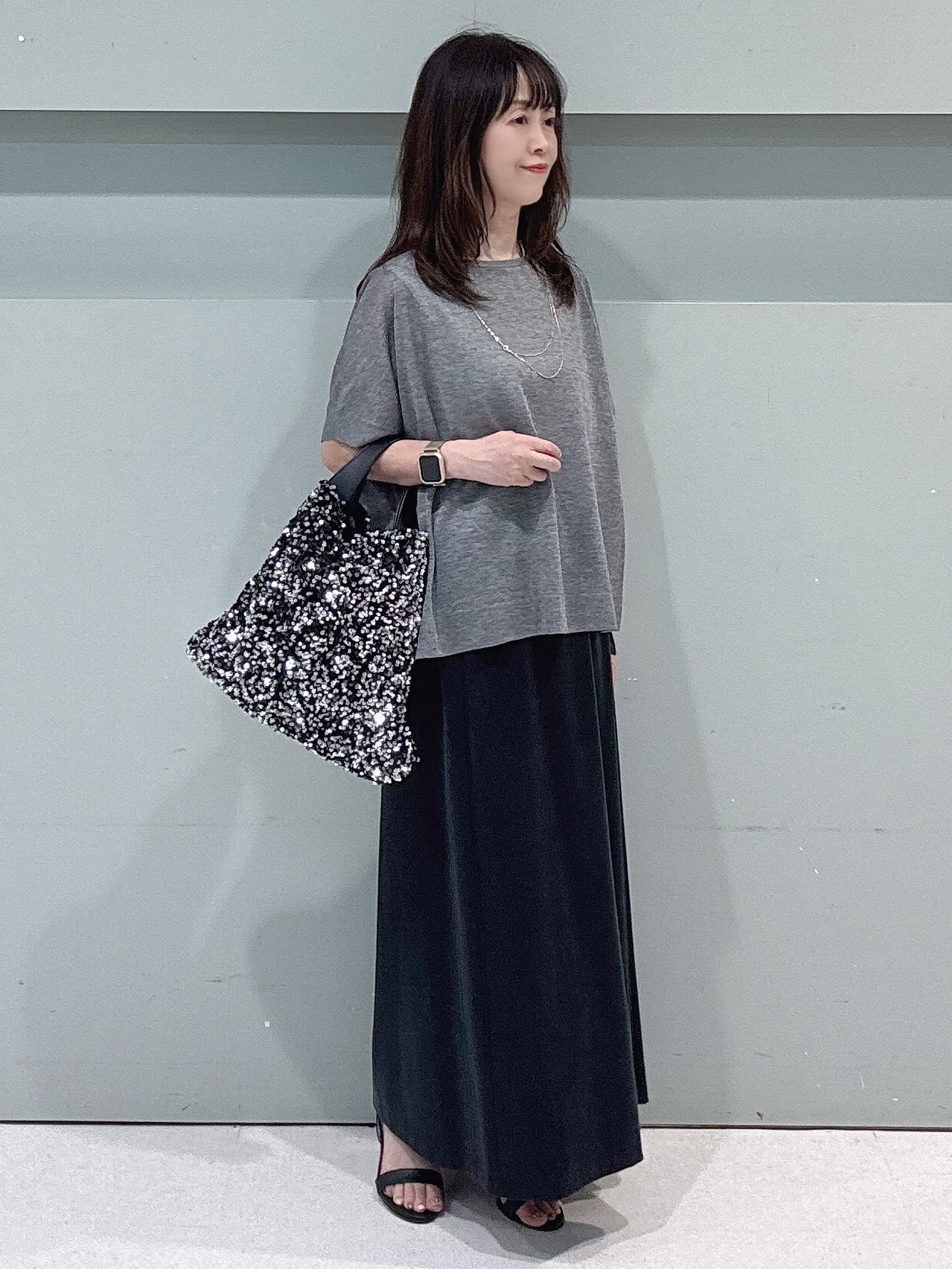 makiさんの「UNTITLED｜【アンサンブル可/品のある透け感】Tシャツ風ニットトップス」を使ったコーディネート