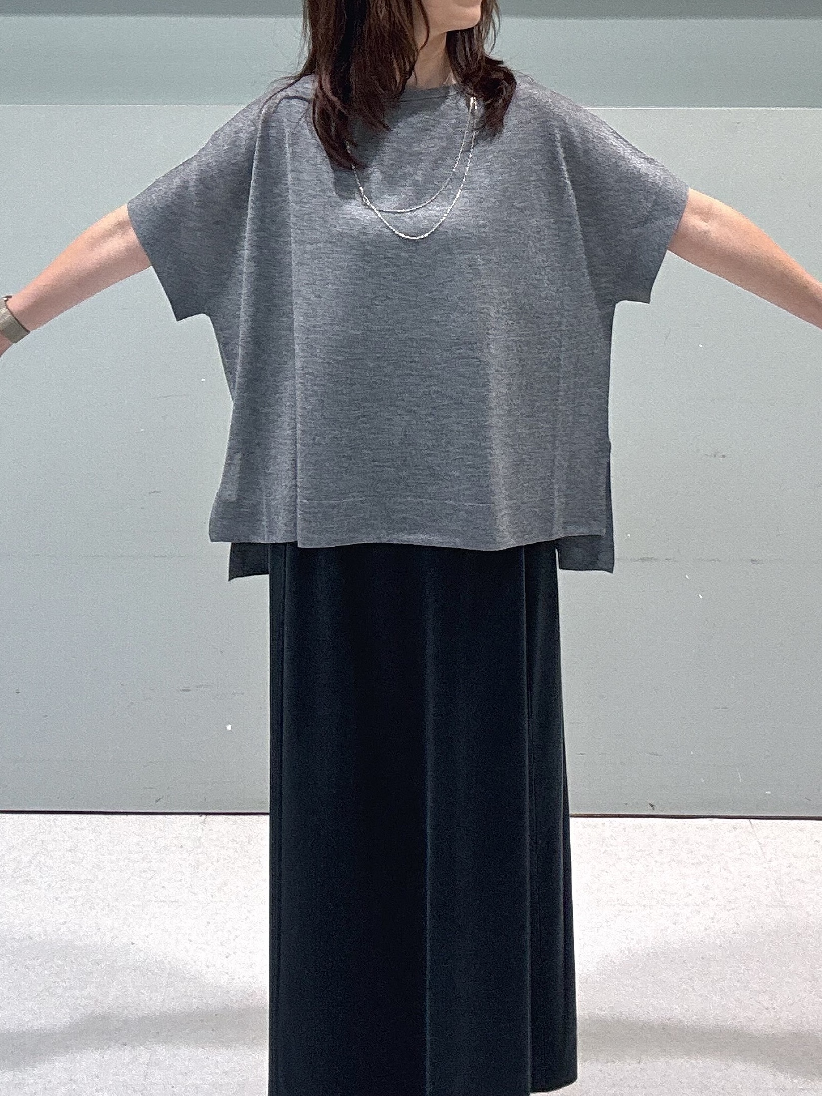 makiさんの「UNTITLED｜【アンサンブル可/品のある透け感】Tシャツ風ニットトップス」を使ったコーディネート