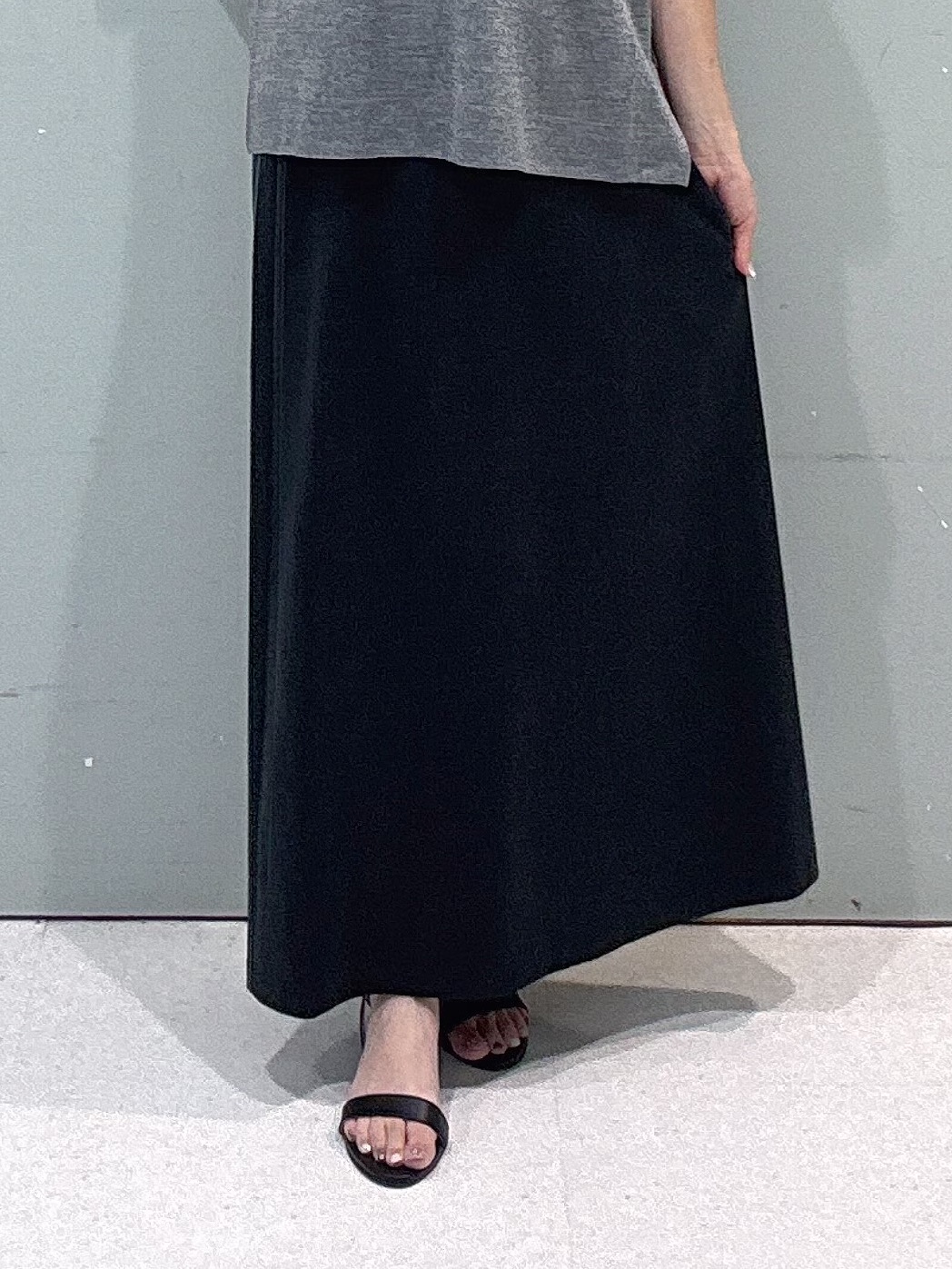makiさんの「UNTITLED｜【アンサンブル可/品のある透け感】Tシャツ風ニットトップス」を使ったコーディネート