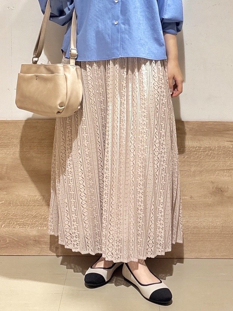 るねさんの「SHOO･LA･RUE｜【通気性〇/S-LL/洗濯機可】さらりと心地よい。ノーカラーシャツ」を使ったコーディネート