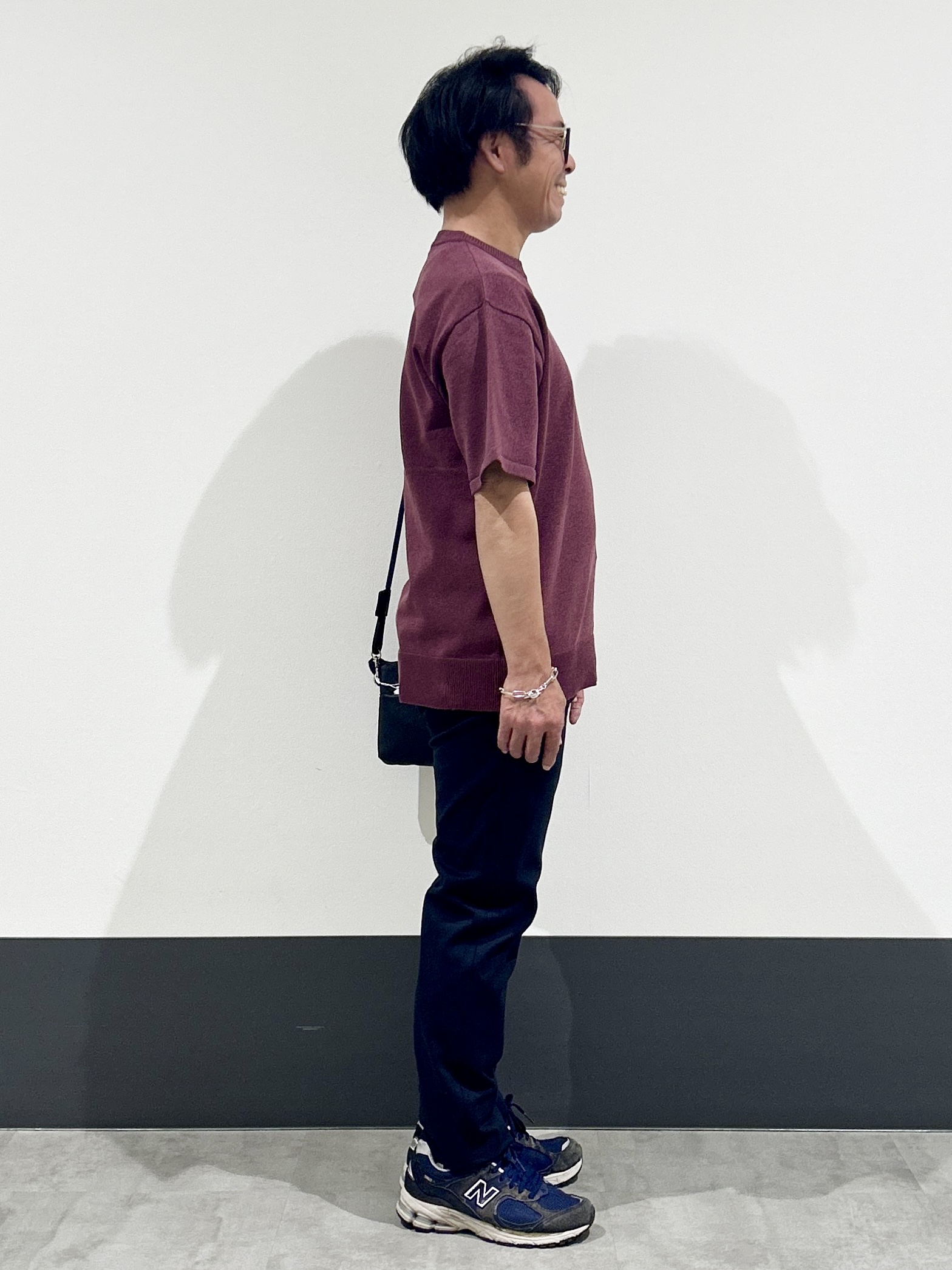 KENJI Iさんの「THE SHOP TK｜【抗菌防臭／UVカット／洗濯機OK】和紙混 半袖ニット」を使ったコーディネート