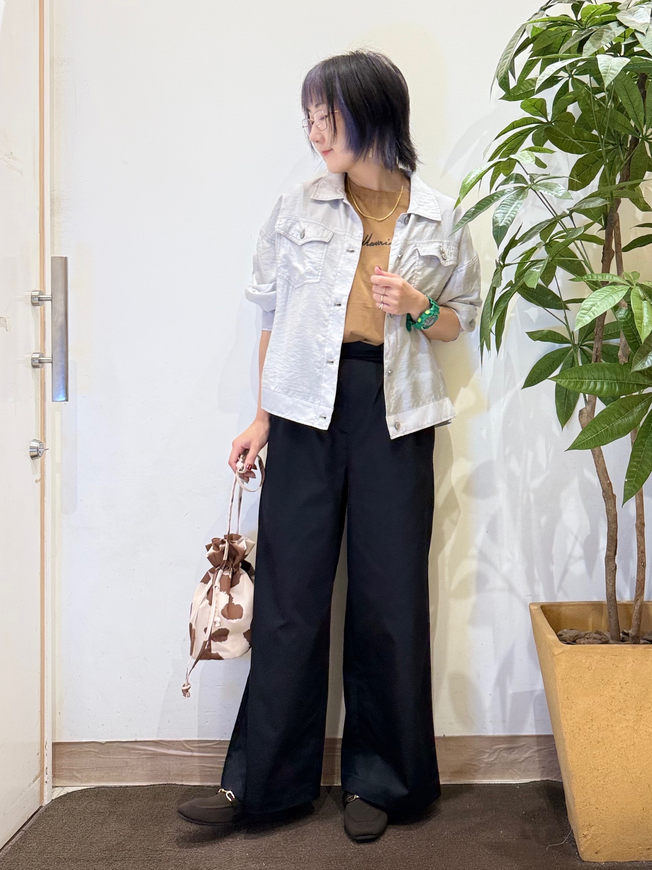 misakiさんの「SHOO･LA･RUE｜【S-LL/洗濯機可】Gジャン風 軽く羽織れるシアージャケット」を使ったコーディネート