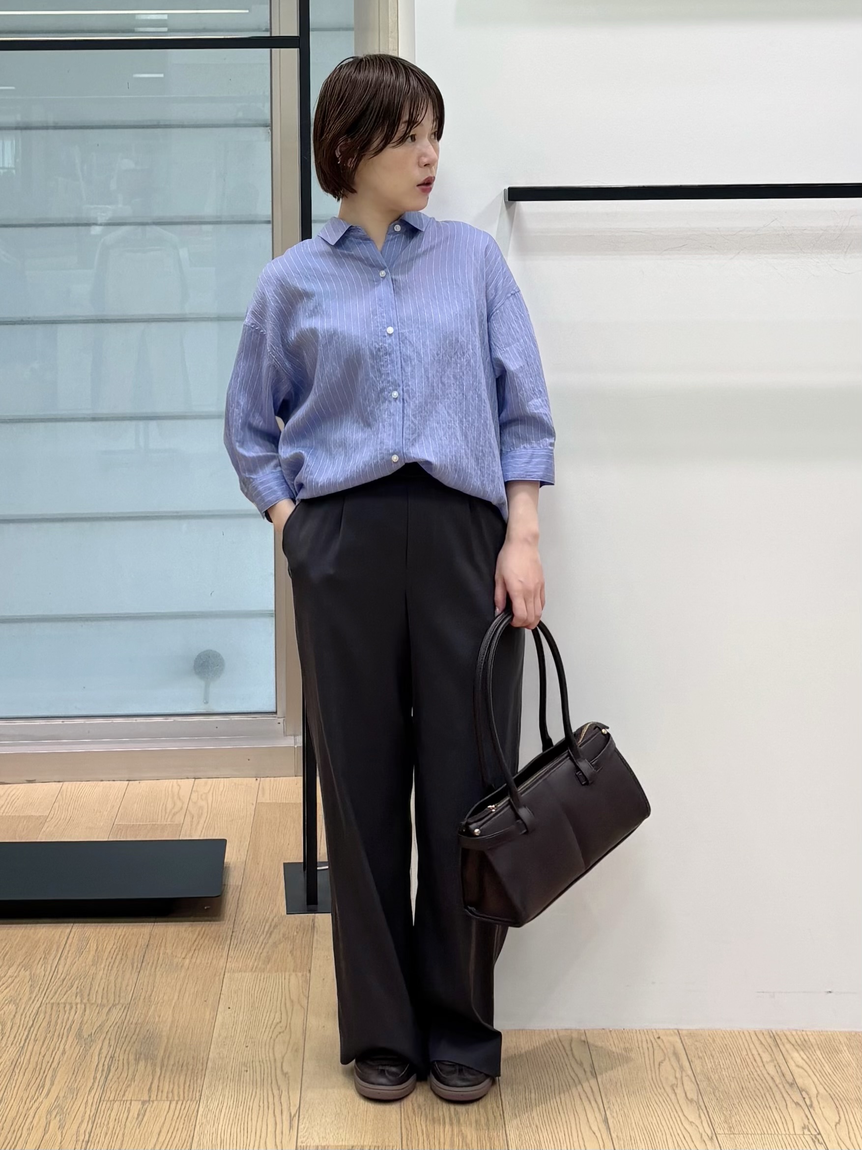 asamiさんの「INDIVI｜【シアー／7分袖】体型カバーゆったりシャツ」を使ったコーディネート