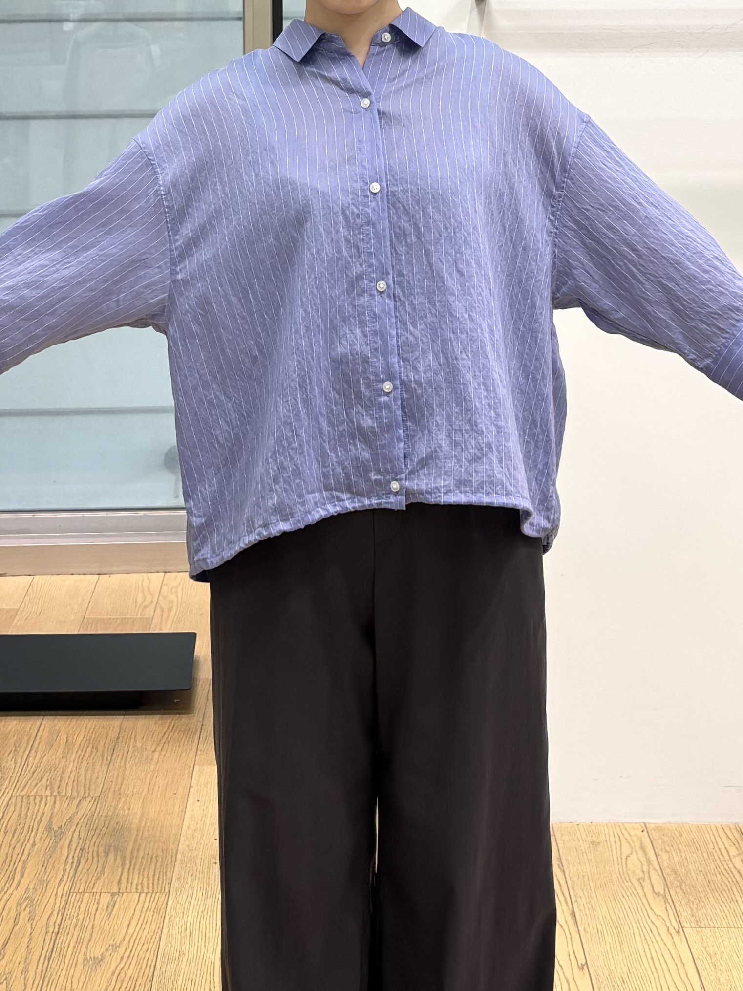 asamiさんの「INDIVI｜【シアー／7分袖】体型カバーゆったりシャツ」を使ったコーディネート