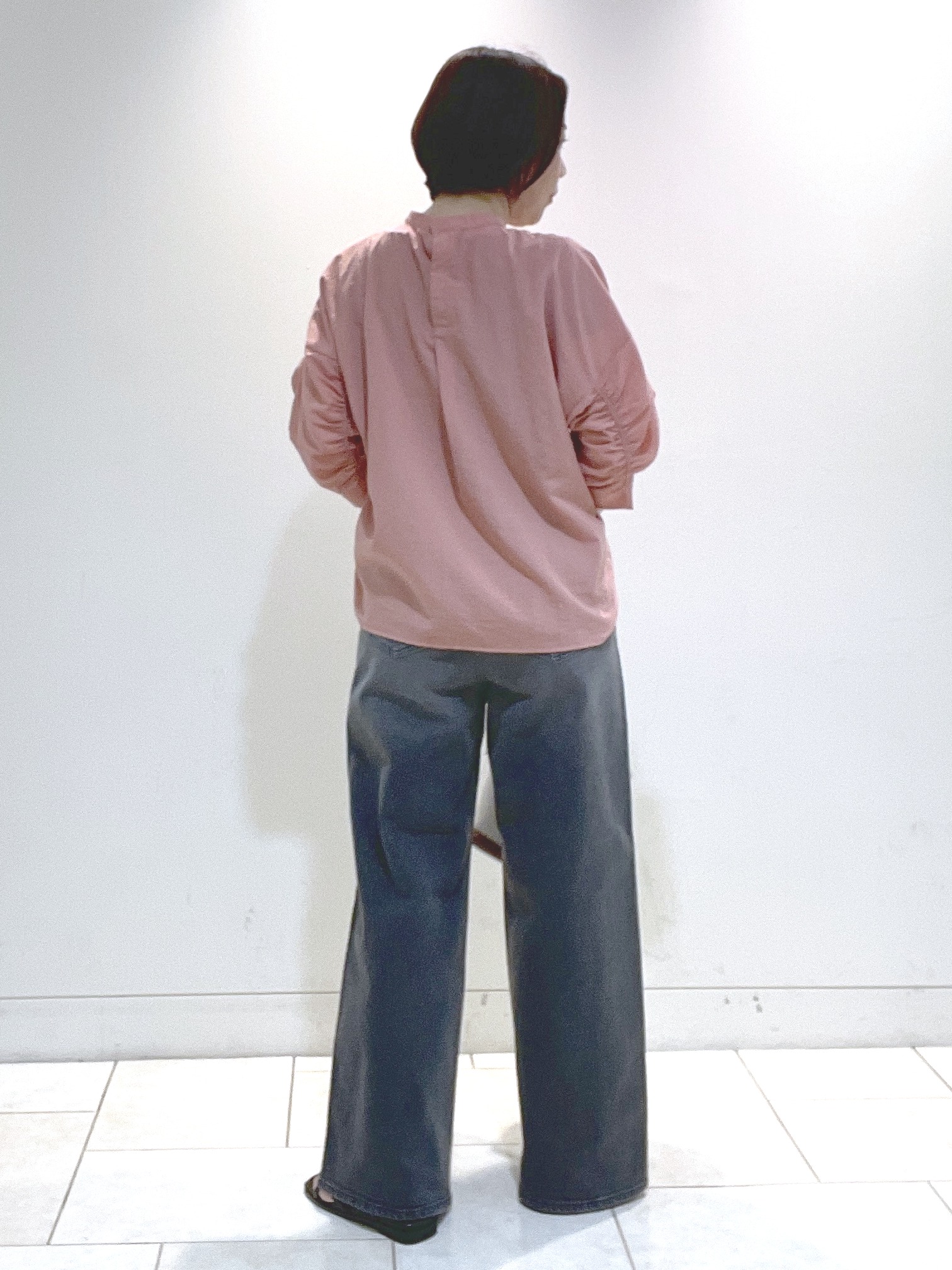 フミさんの「Reflect｜【手洗い可】プチハイネック ギャザーブラウス」を使ったコーディネート