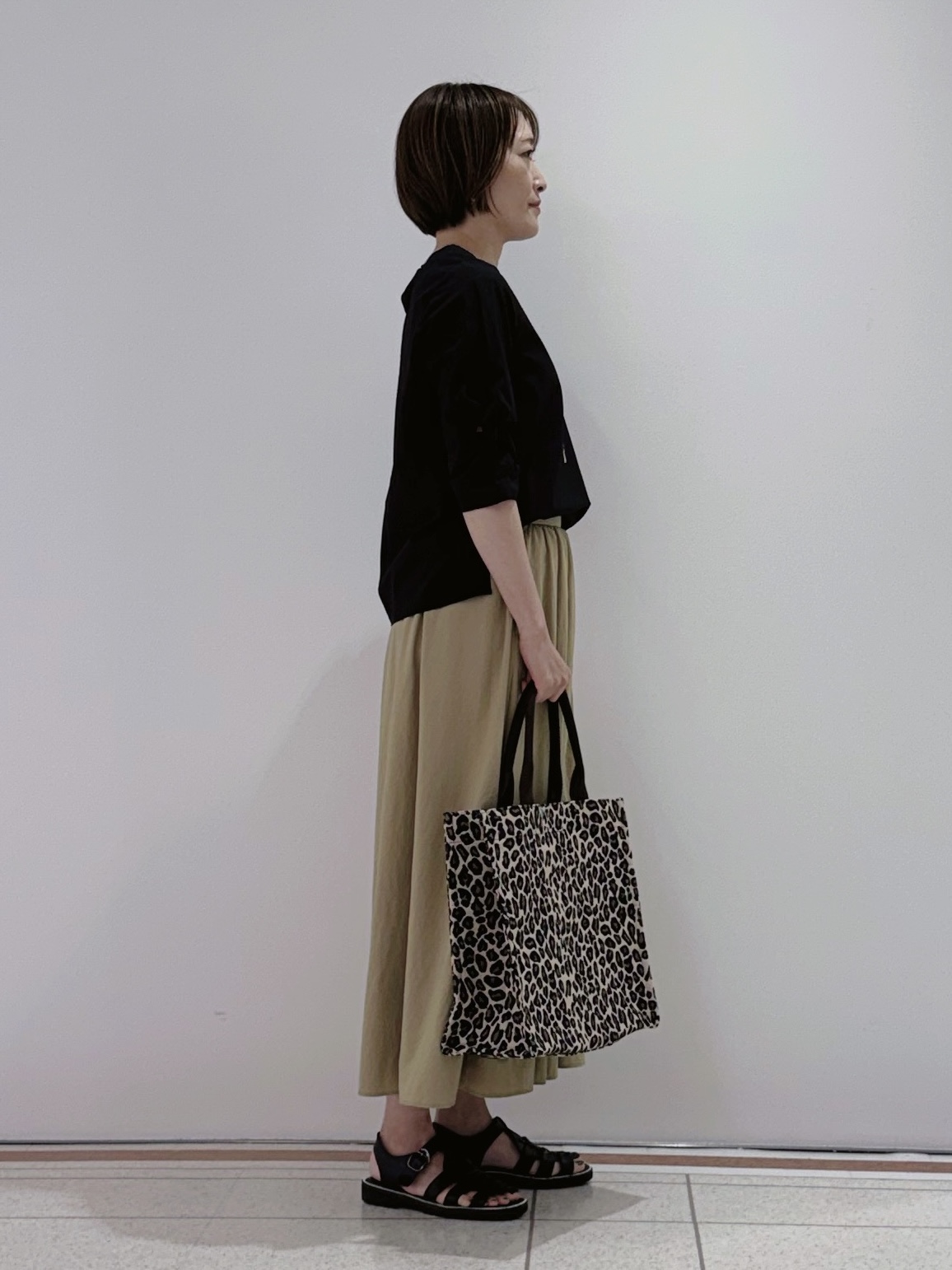 mikaさんの「INDIVI｜【撥水／UVケア】ねじり袖サッカートップス」を使ったコーディネート