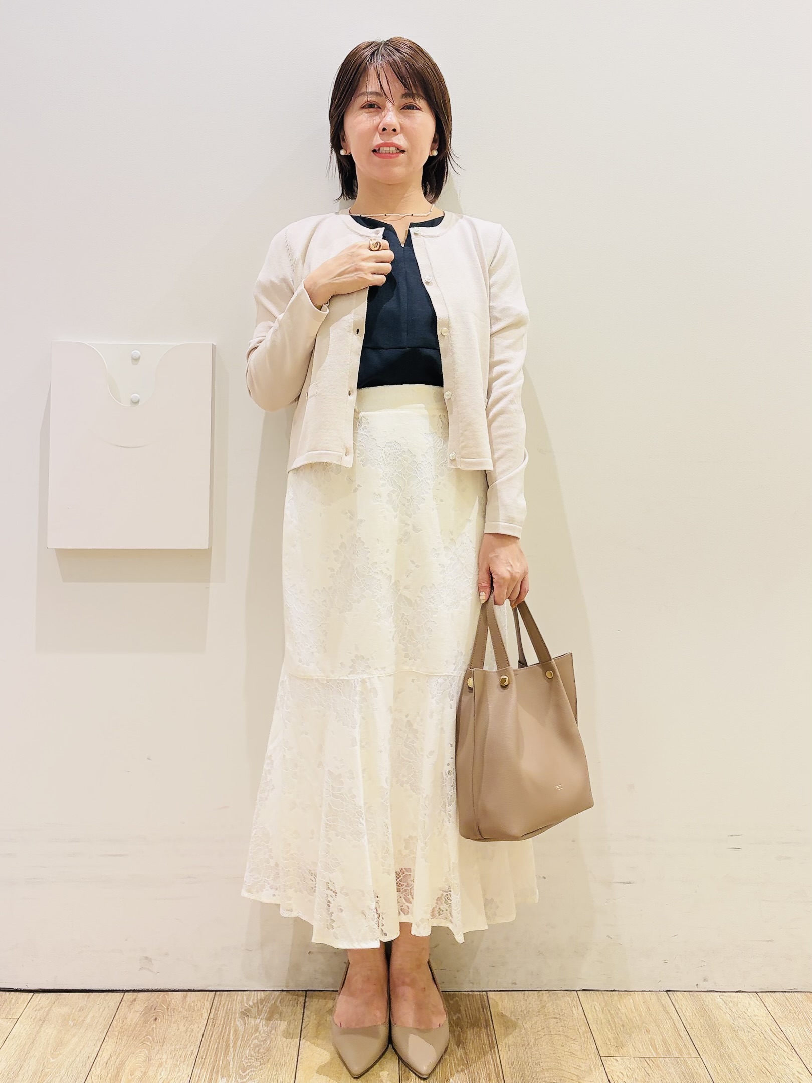 YUKOさんの「index｜アンサンブル対応 ゴールド釦クルーカーディガン【洗濯機OK】」を使ったコーディネート