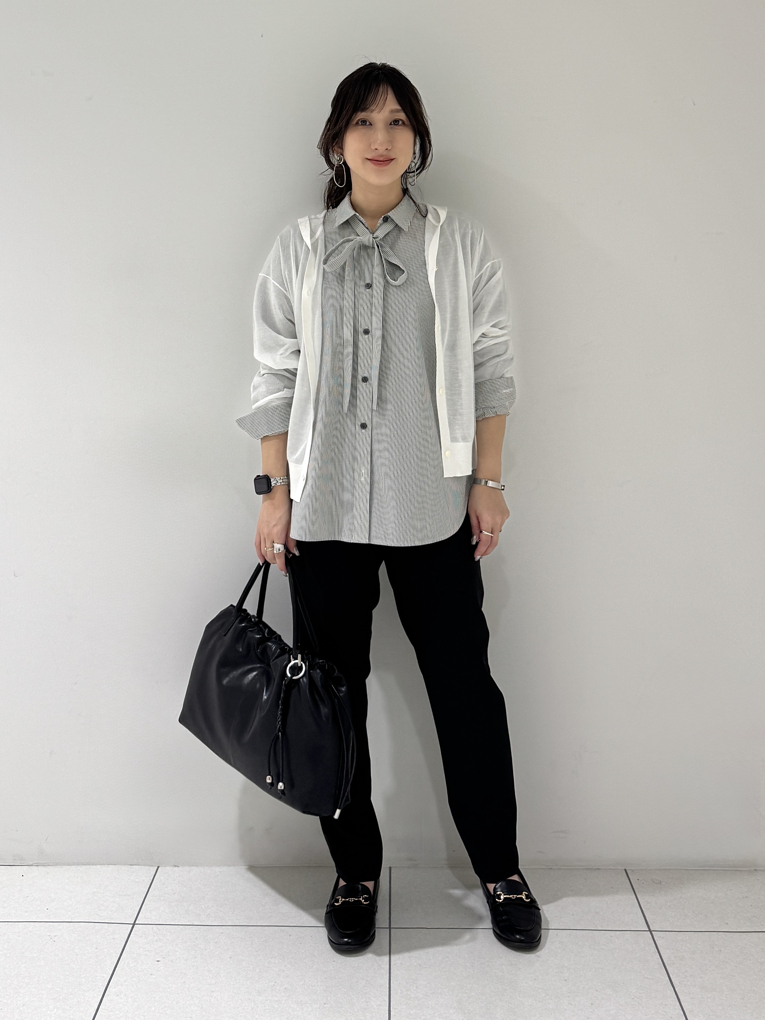 そんさんの「INDIVI｜【洗える／シアー】フーディー カーディガンニット」を使ったコーディネート
