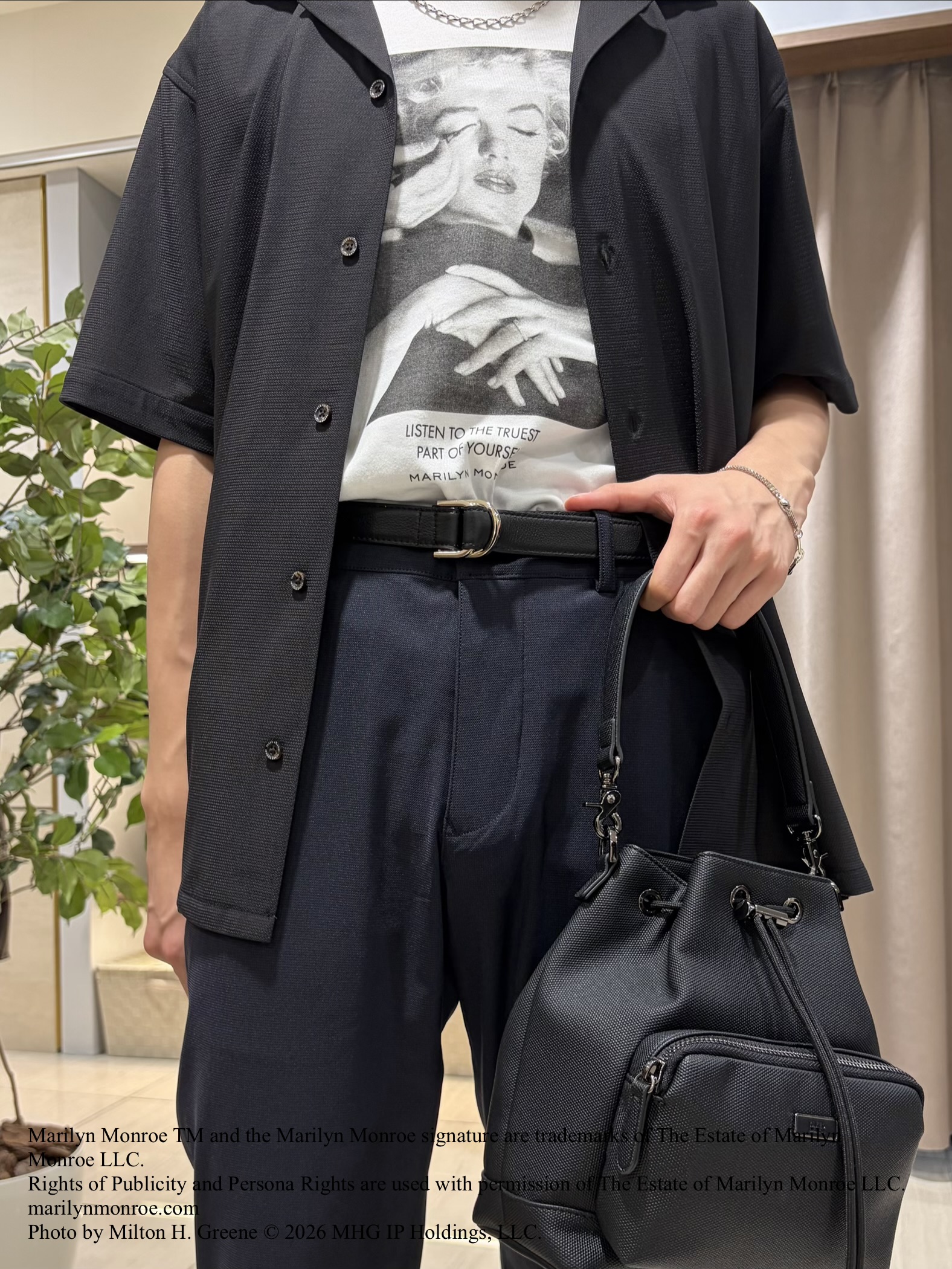 hiroさんの「TAKEO KIKUCHI｜【別注】マリリン・モンロー/フォトTシャツ」を使ったコーディネート