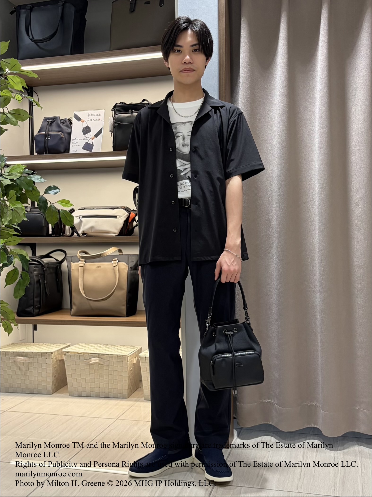 hiroさんの「TAKEO KIKUCHI｜【別注】マリリン・モンロー/フォトTシャツ」を使ったコーディネート