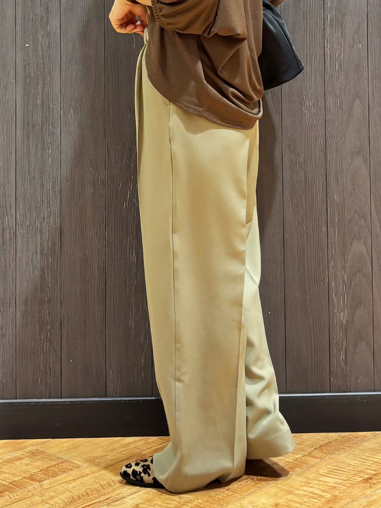 meiさんの「SHOO･LA･RUE｜【ひんやり/UV/体型カバー】冷房や朝晩の冷え込み対策にも さらとろ 5分袖ドルマンカーディガン」を使ったコーディネート