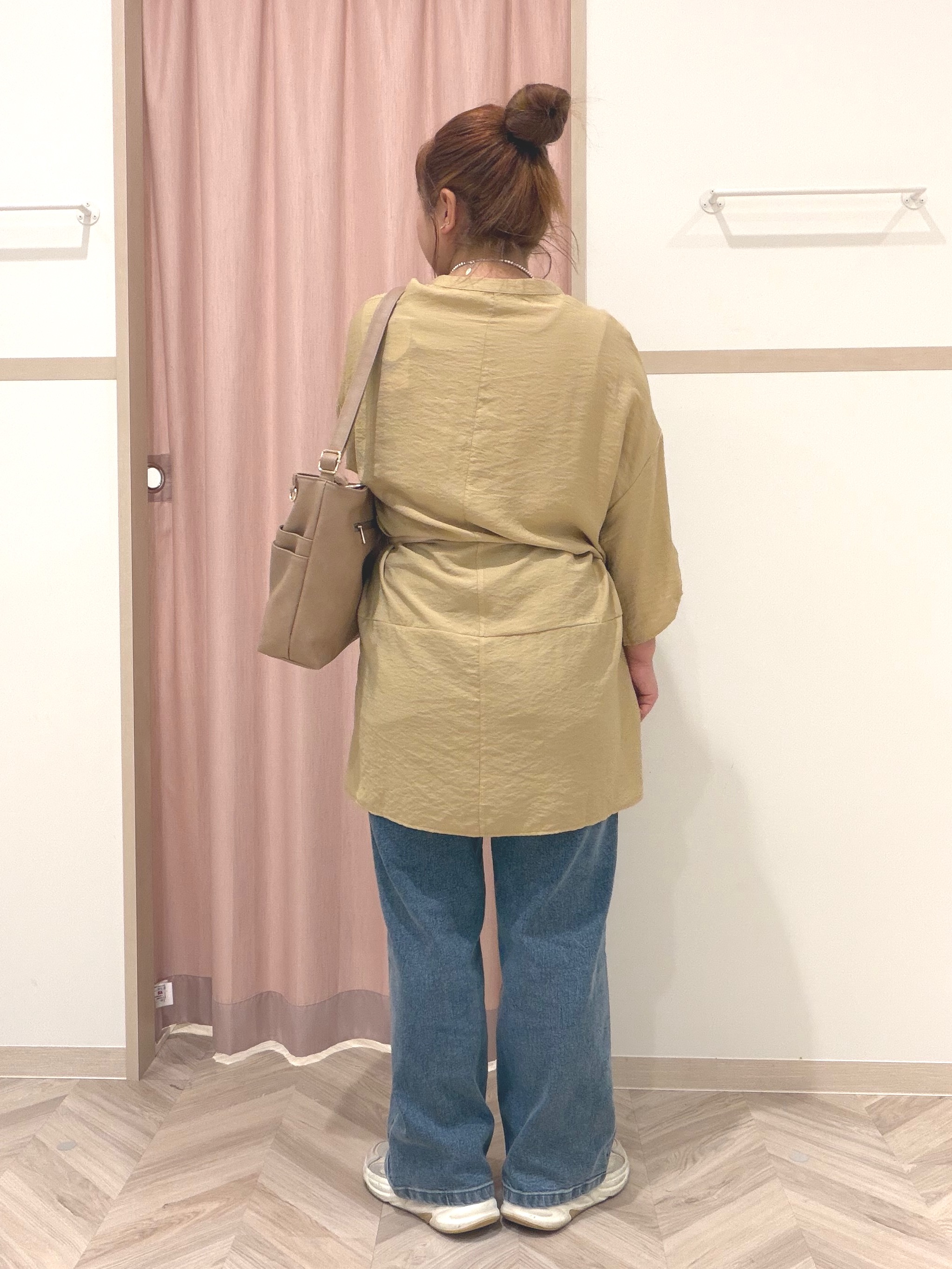 まちゃんなちゃんさんの「SHOO･LA･RUE｜【ひんやり/S-LL/洗濯後しわになりにくい】秋まで活躍 ゆるっとリラックス 7分袖チュニック」を使ったコーディネート