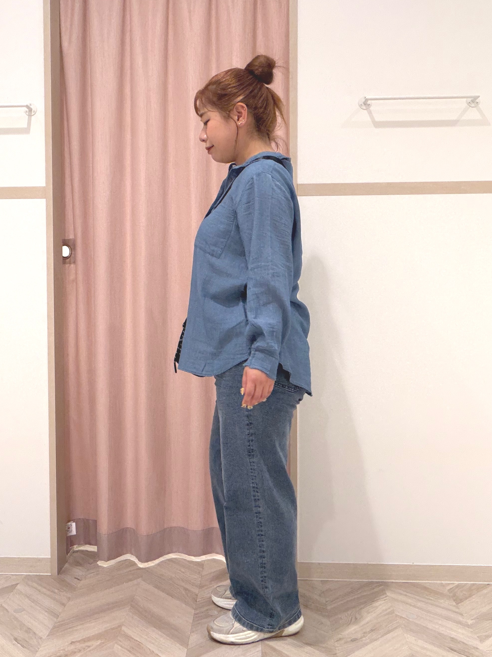 まちゃんなちゃんさんの「SHOO･LA･RUE｜【洗濯機可】スクエアネックが小顔効果に　きらきらラメタンクトップ」を使ったコーディネート