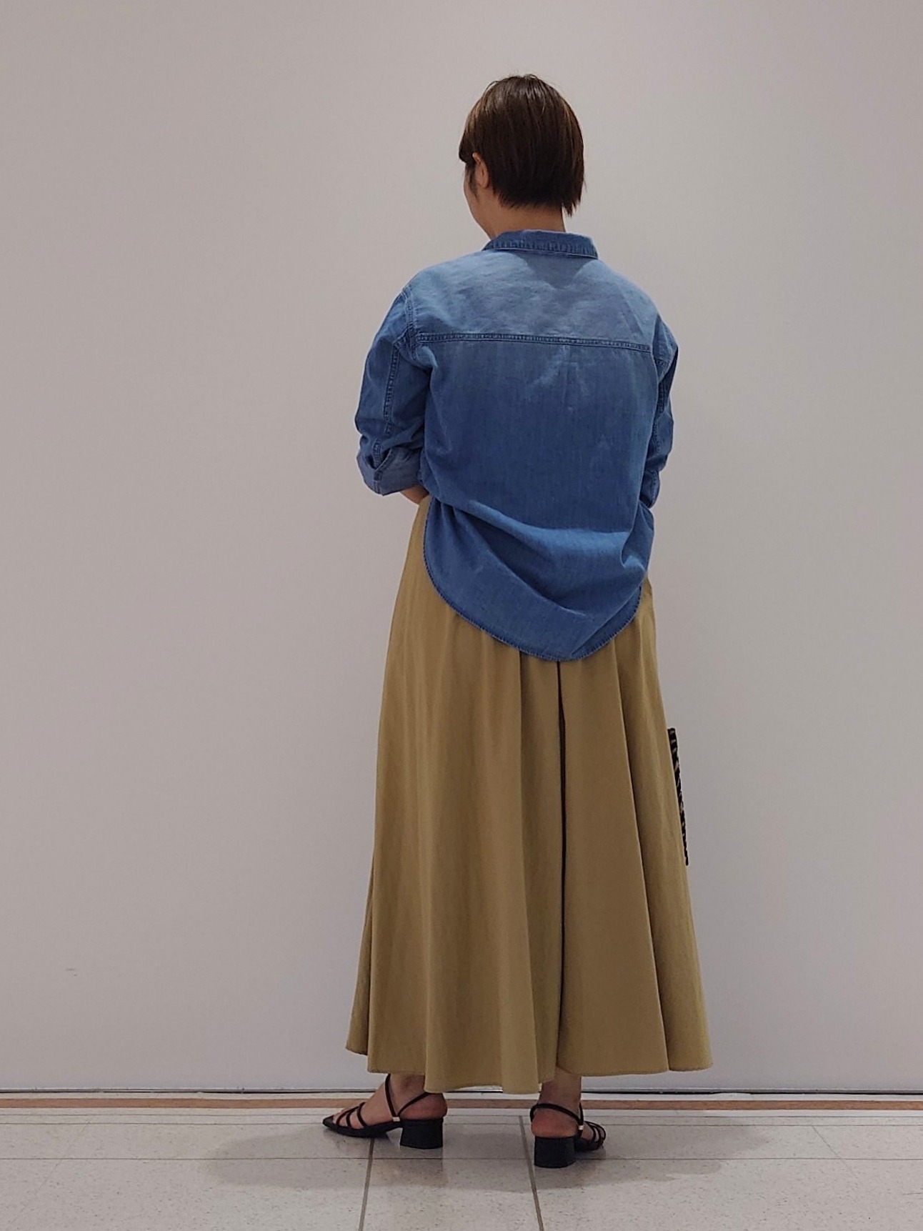 gissyさんの「INDIVI｜【洗える／体型カバー】ライトデニム ワークシャツ」を使ったコーディネート