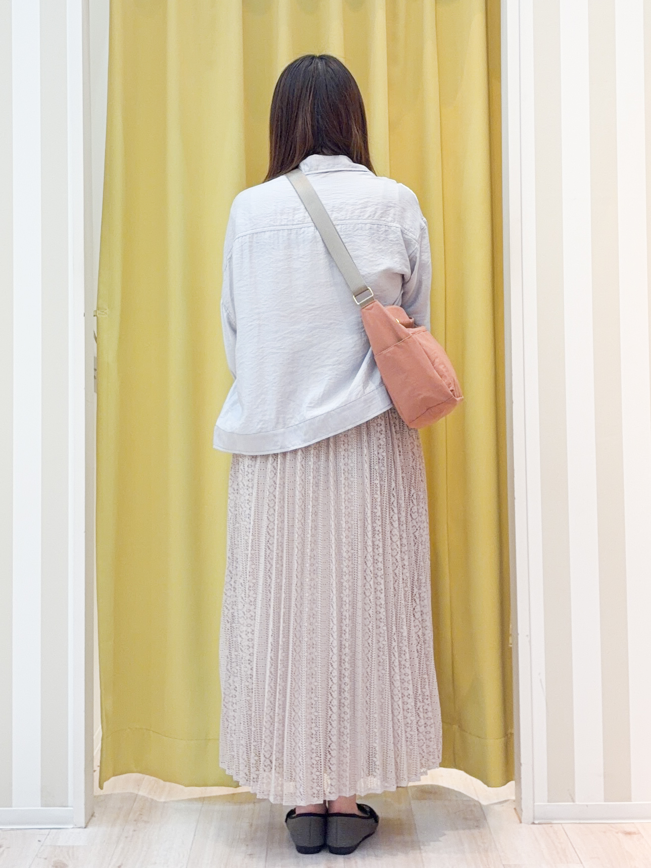 shioriさんの「SHOO･LA･RUE｜【S-LL/洗濯機可】Gジャン風 軽く羽織れるシアージャケット」を使ったコーディネート