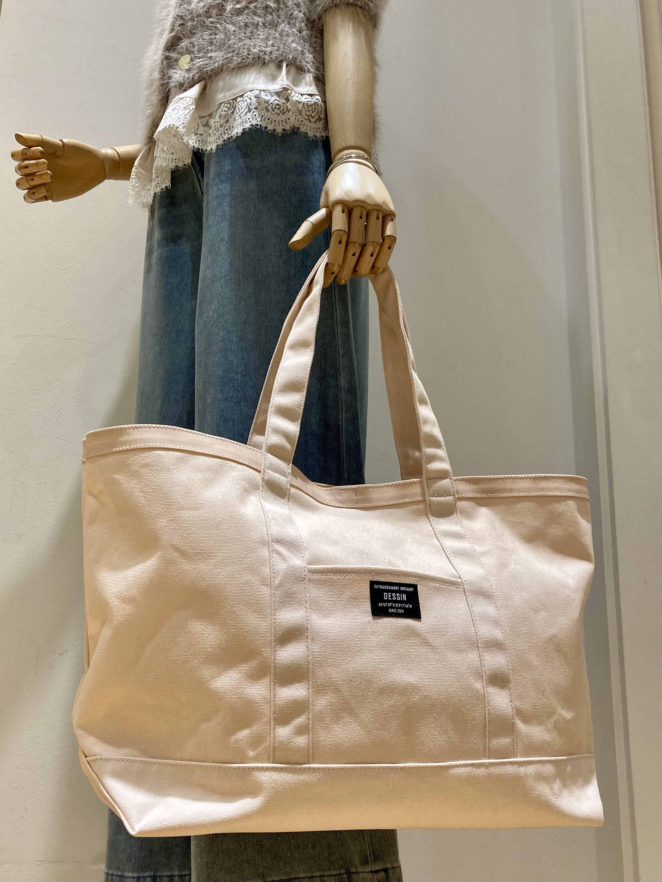 YAMAさんの「Dessin｜【A4収納可】キャンバストートバッグL」を使ったコーディネート