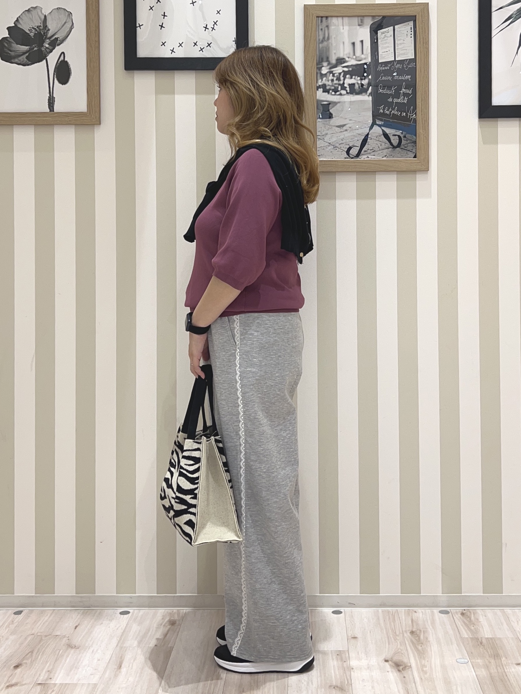 mさんの「SHOO･LA･RUE｜【洗濯機可/S-LL】配色シフォン襟でサマ見え 上品シアーカーディガン」を使ったコーディネート