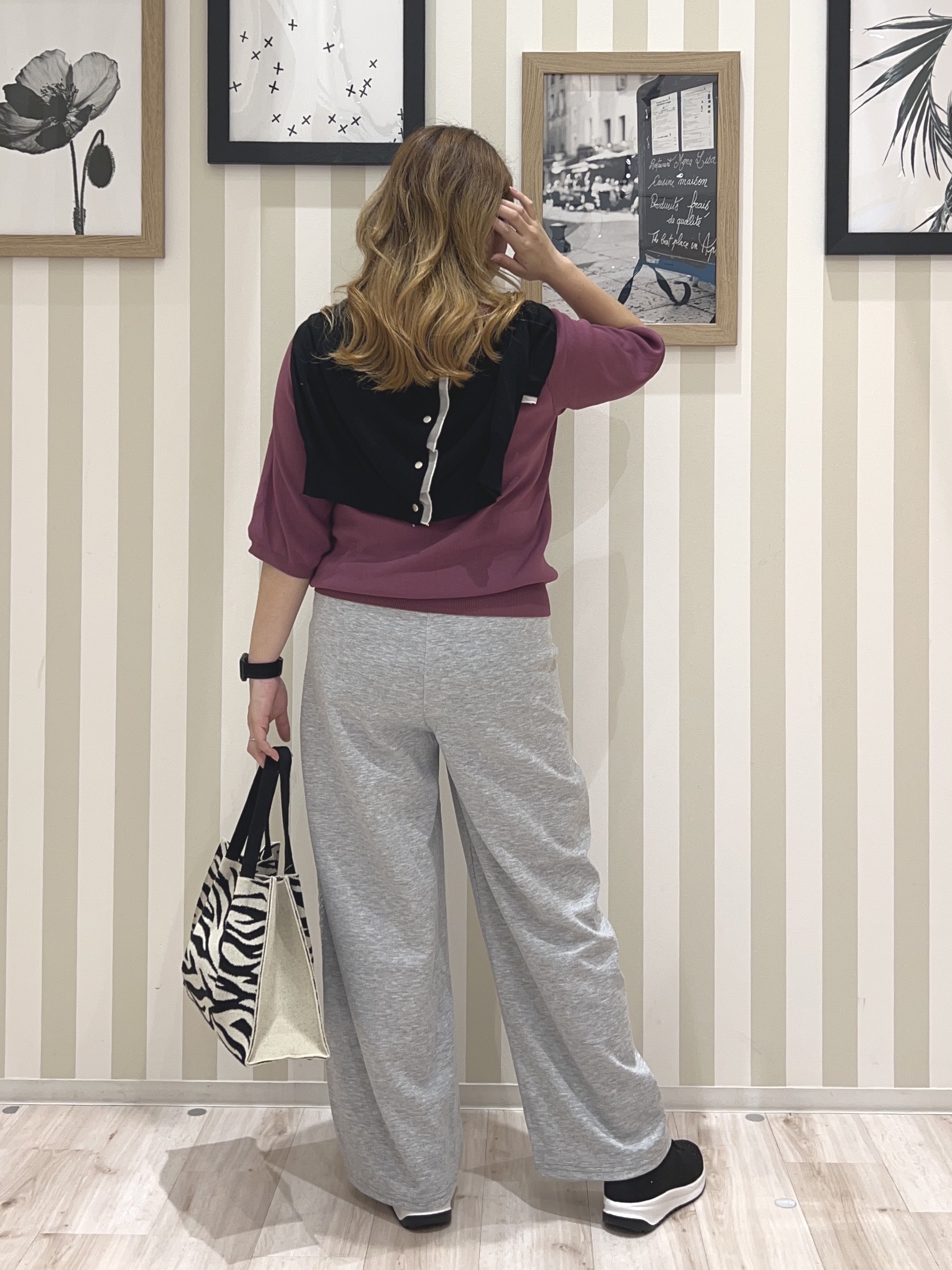 mさんの「SHOO･LA･RUE｜【洗濯機可/S-LL】配色シフォン襟でサマ見え 上品シアーカーディガン」を使ったコーディネート