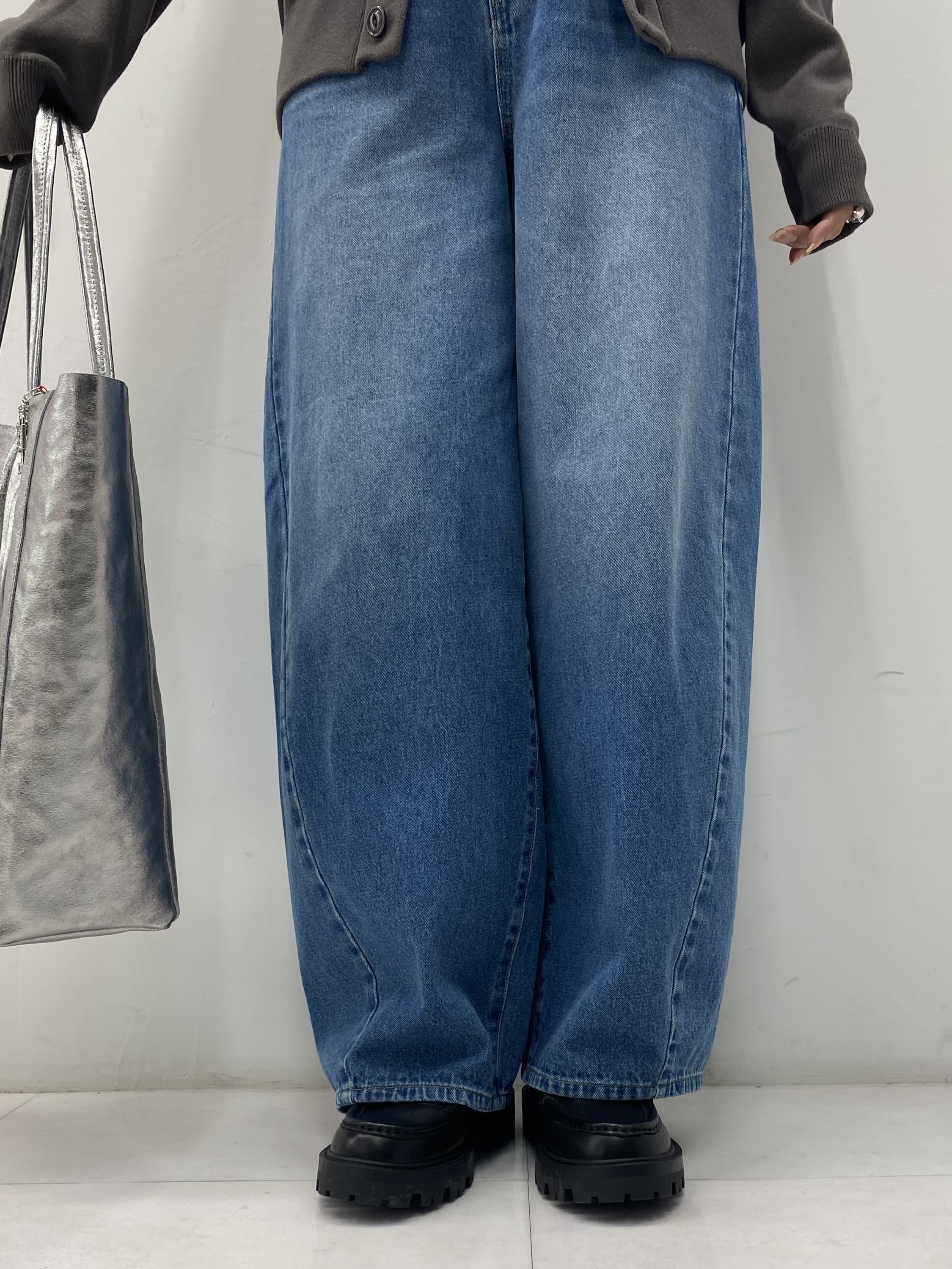Sawaguchiさんの「DRESSTERIOR｜ドロスト バギーカービーデニム」を使ったコーディネート