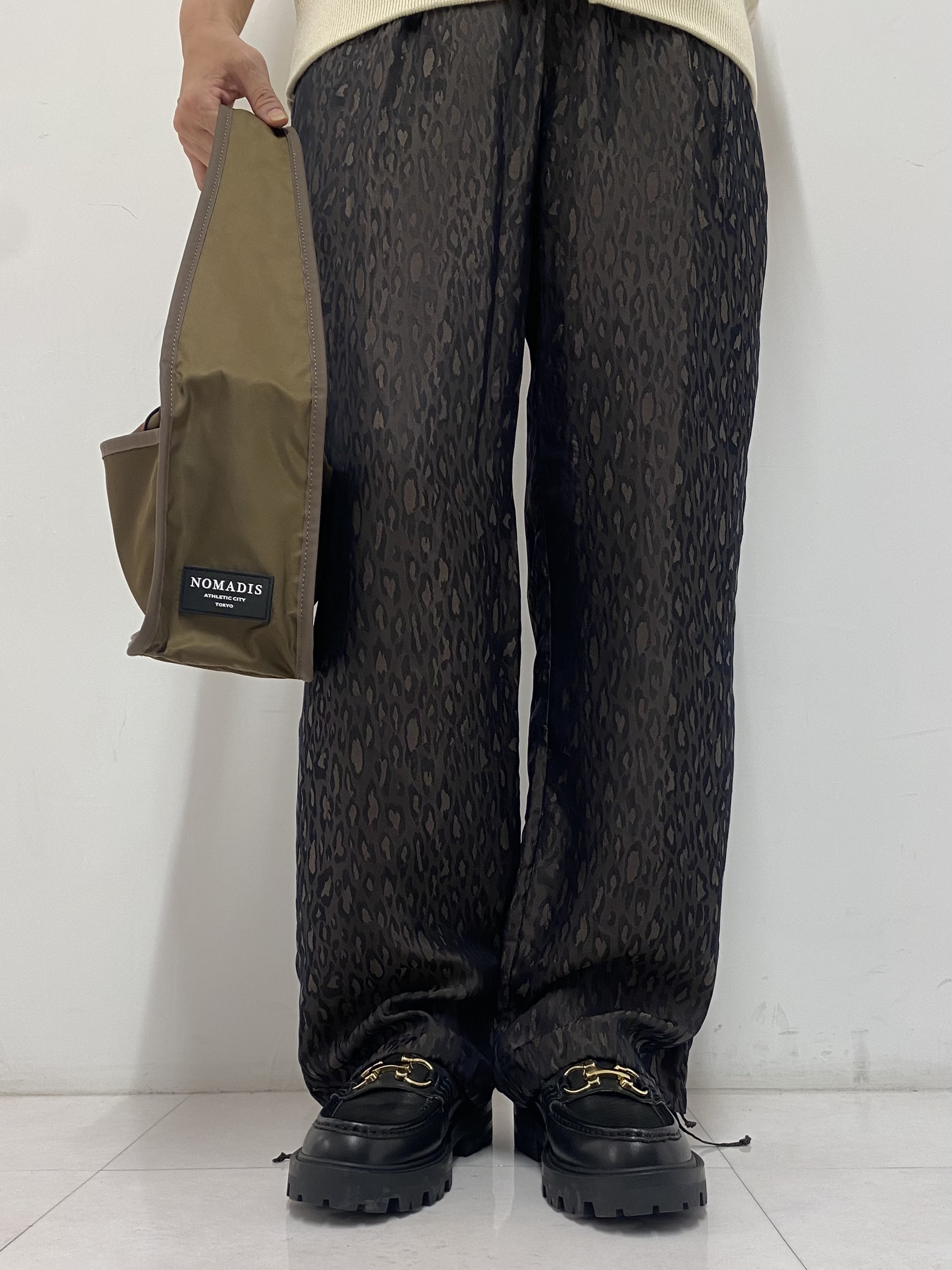 Sawaguchiさんの「DRESSTERIOR｜NOMADIS(ノマディス）GLIDER ショルダーバッグ」を使ったコーディネート