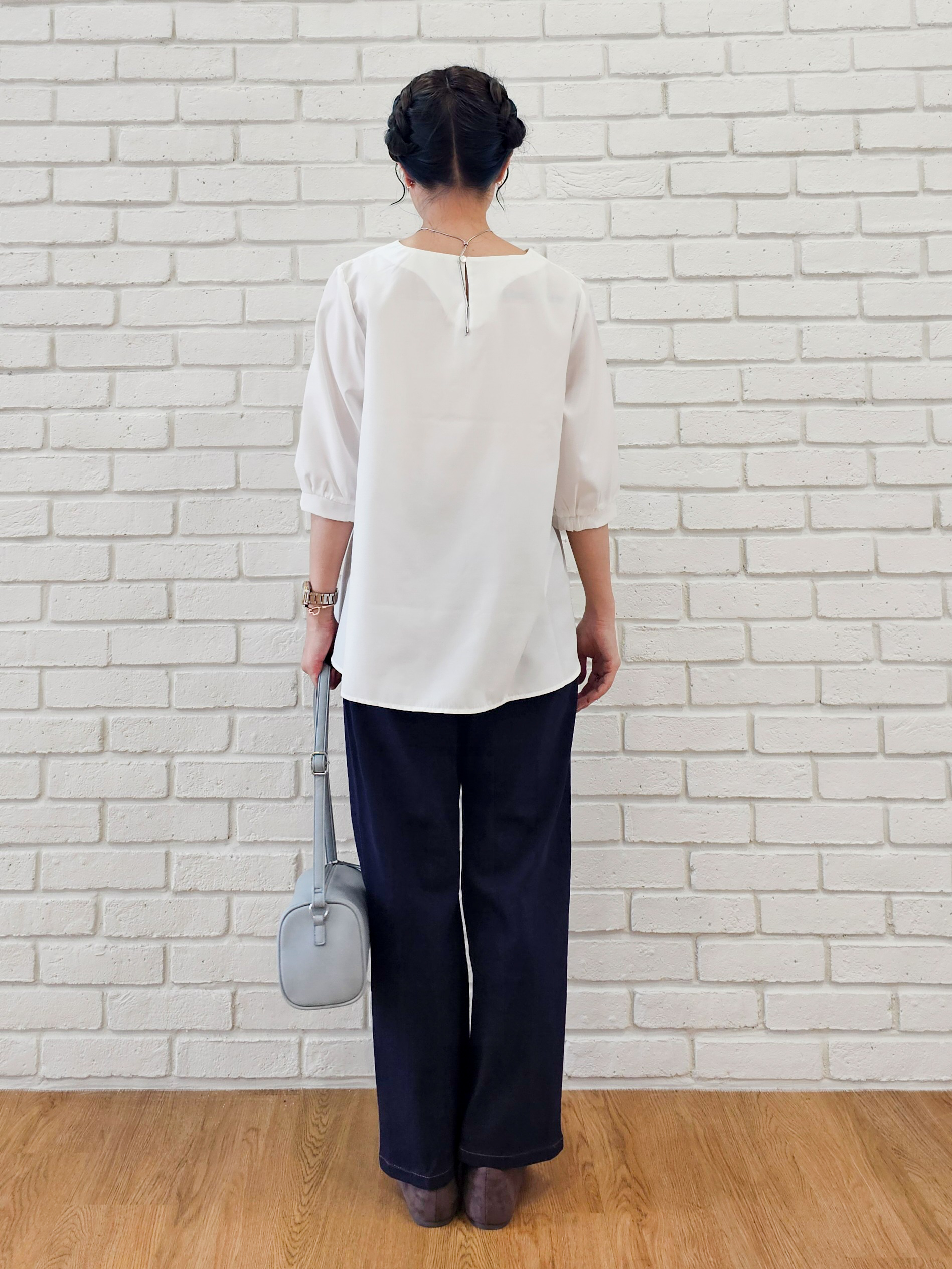 ゆゆさんの「SHOO･LA･RUE｜【2点セット/洗濯機可/S-LL】透かし編みニットベスト＋5分袖シャツ」を使ったコーディネート