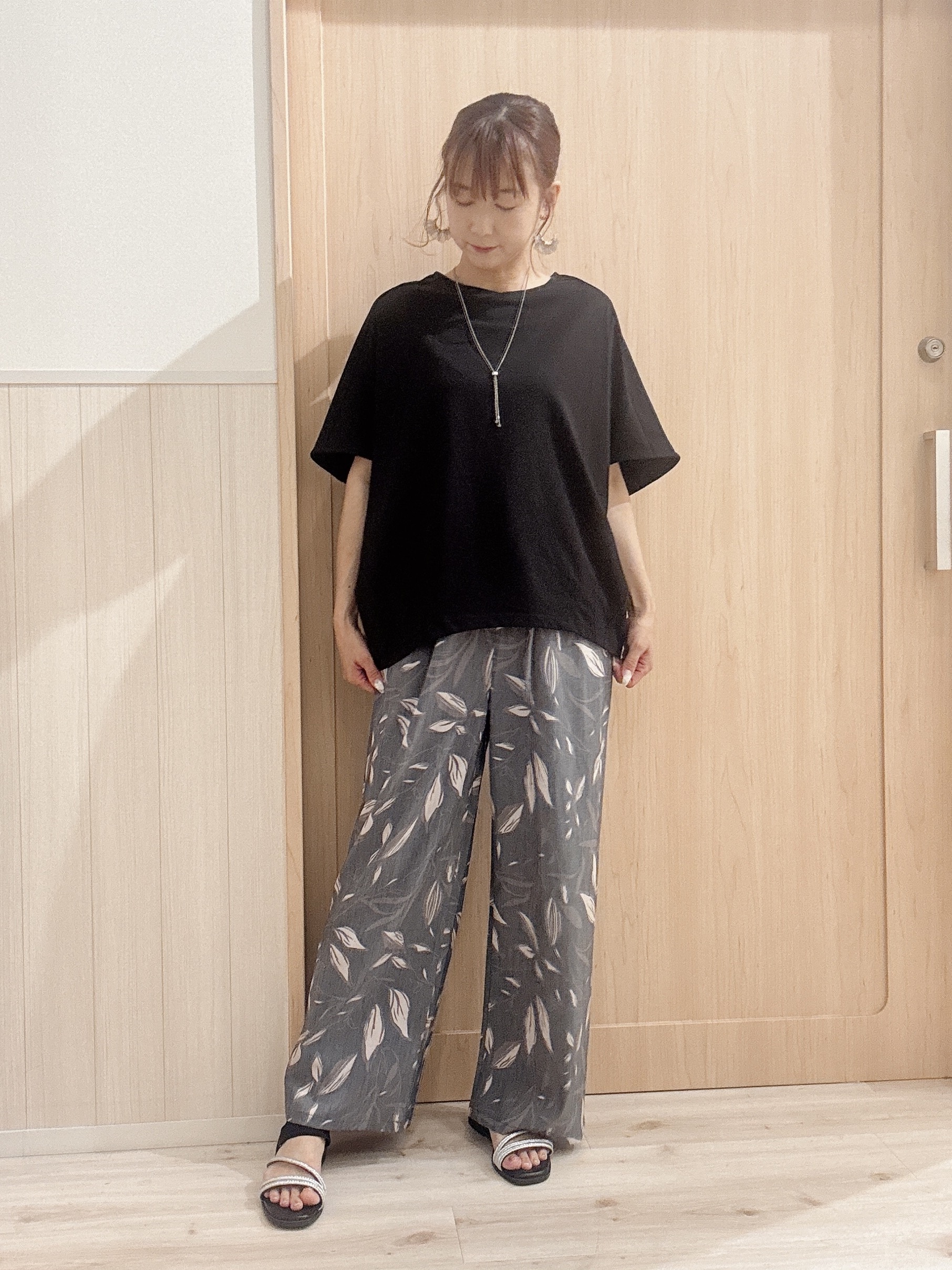モカさんの「SHOO･LA･RUE｜【ひんやり/体型カバー】インせず着られる 上品見えのドルマントップス」を使ったコーディネート