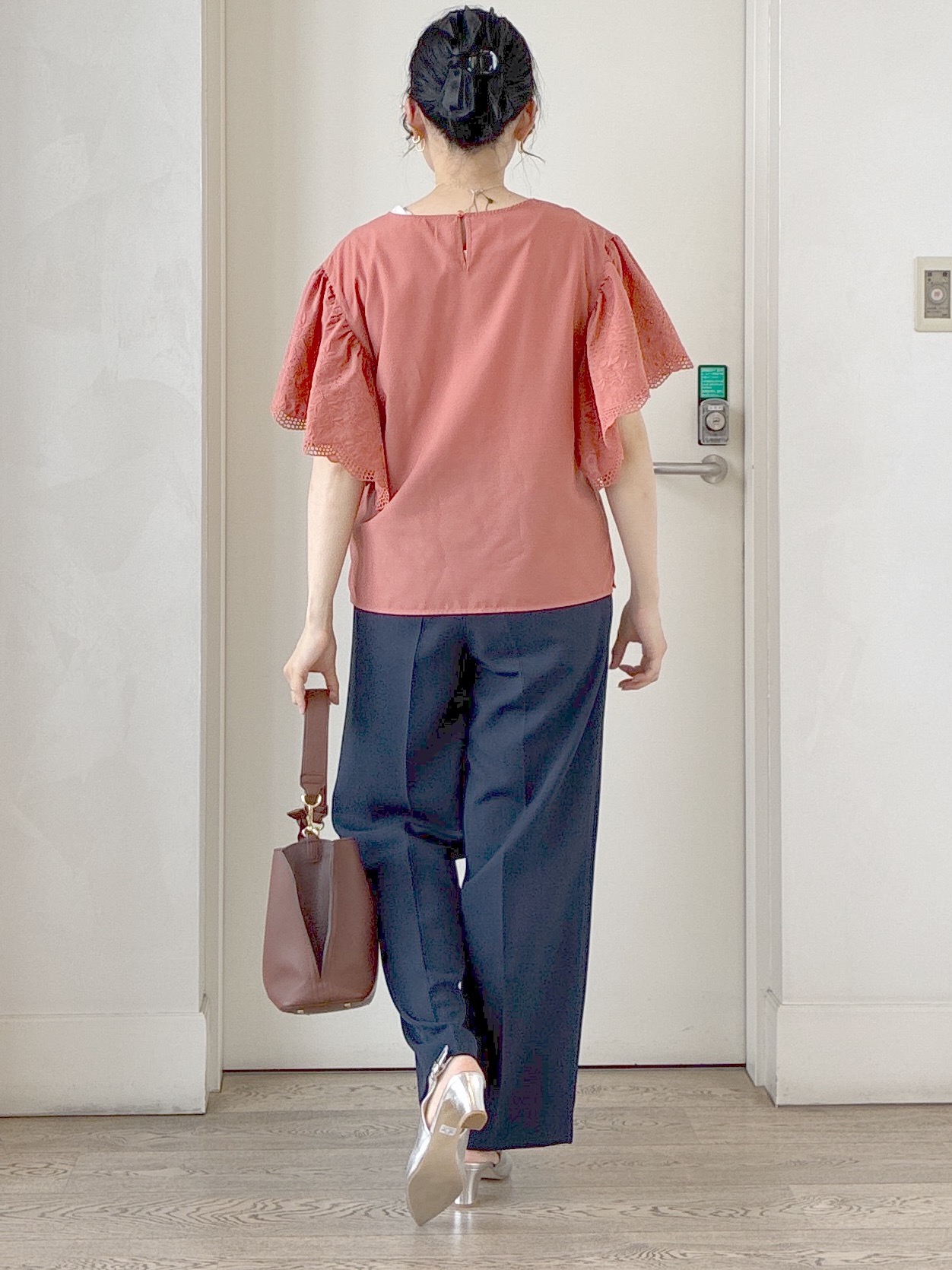  beni_gingerさんの「Reflect｜【通勤◎】スカラップレーススリーブ ブラウス」を使ったコーディネート