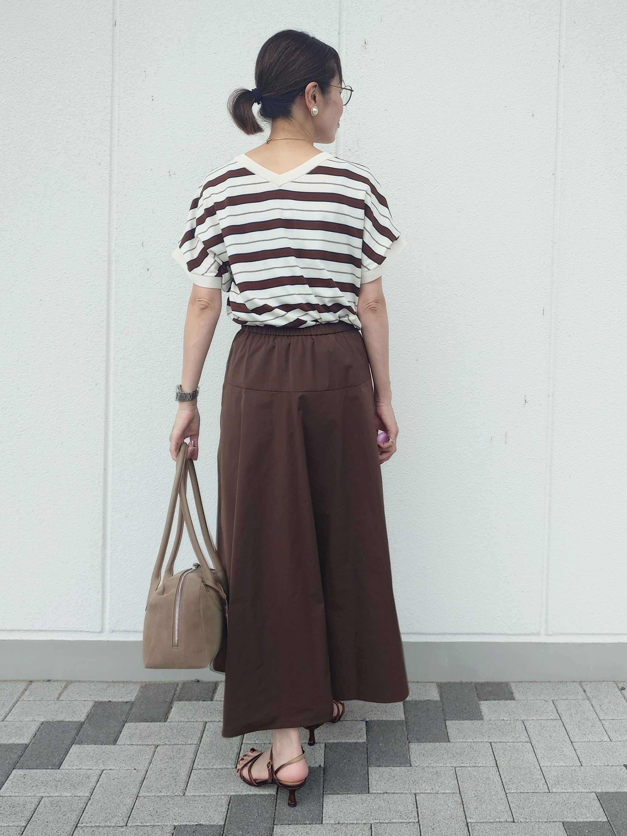 MUTSUKOさんの「UNTITLED｜【肌に張りつきにくい/前後2WAY】ドライタッチコットンプルオーバー」を使ったコーディネート