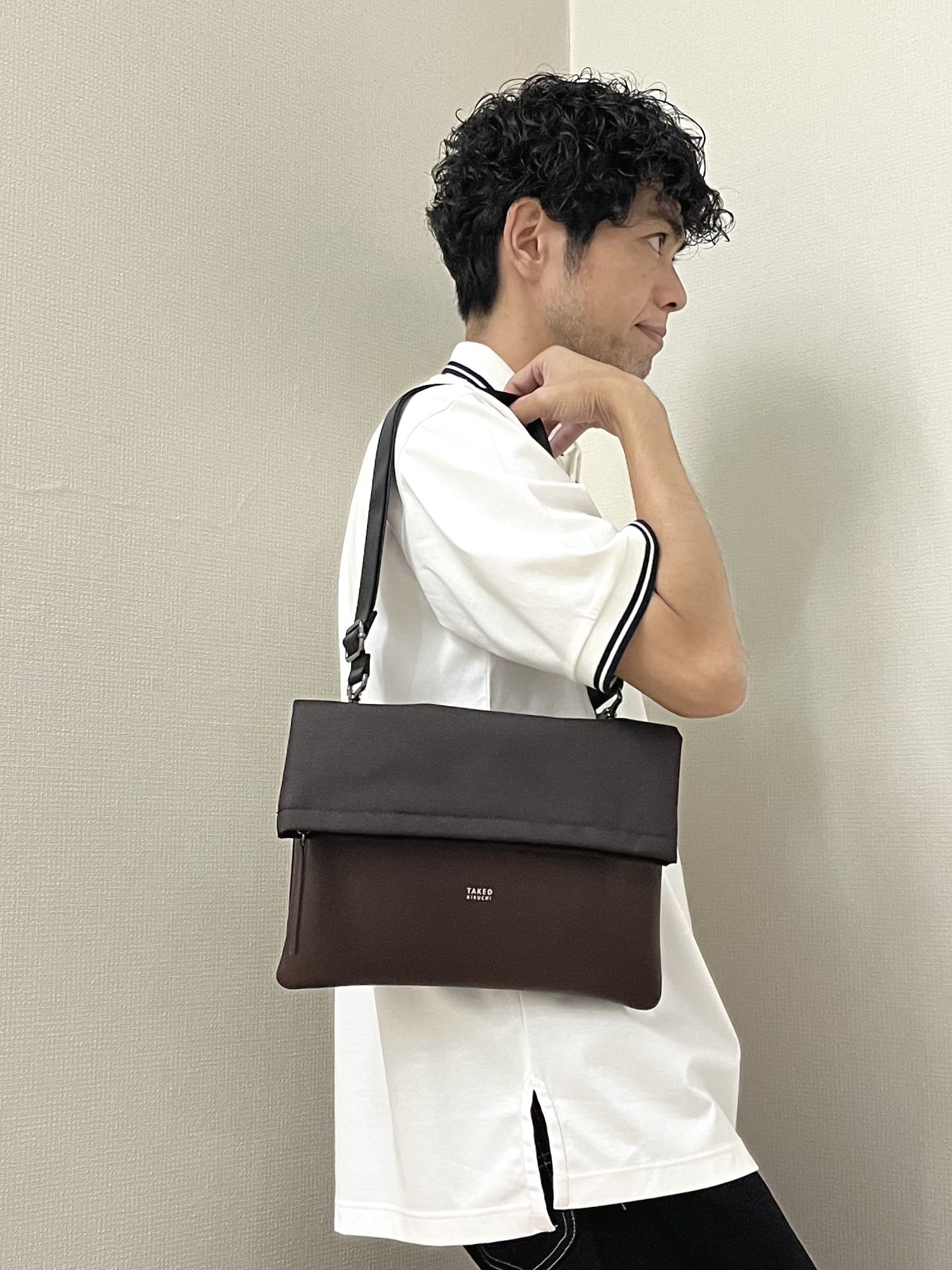 URAさんの「TAKEO KIKUCHI｜【BOWLER HAT LABEL】アイスクリアコットン ボーラーハットウォーカー ポロシャツ」を使ったコーディネート