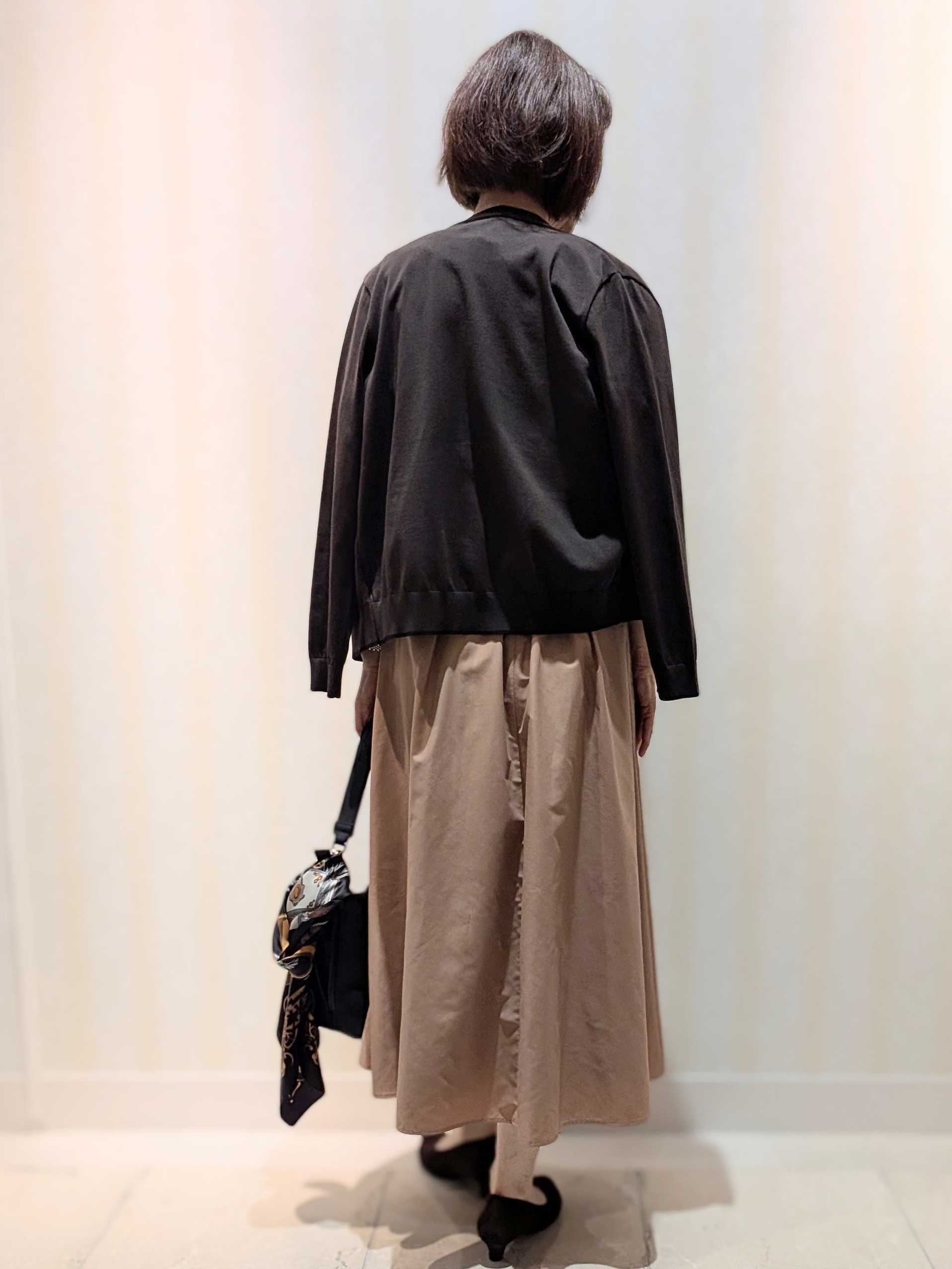 Ariさんの「Reflect｜【UVカット／アンサンブル／手洗い可】バイカラーニットプルオーバー」を使ったコーディネート