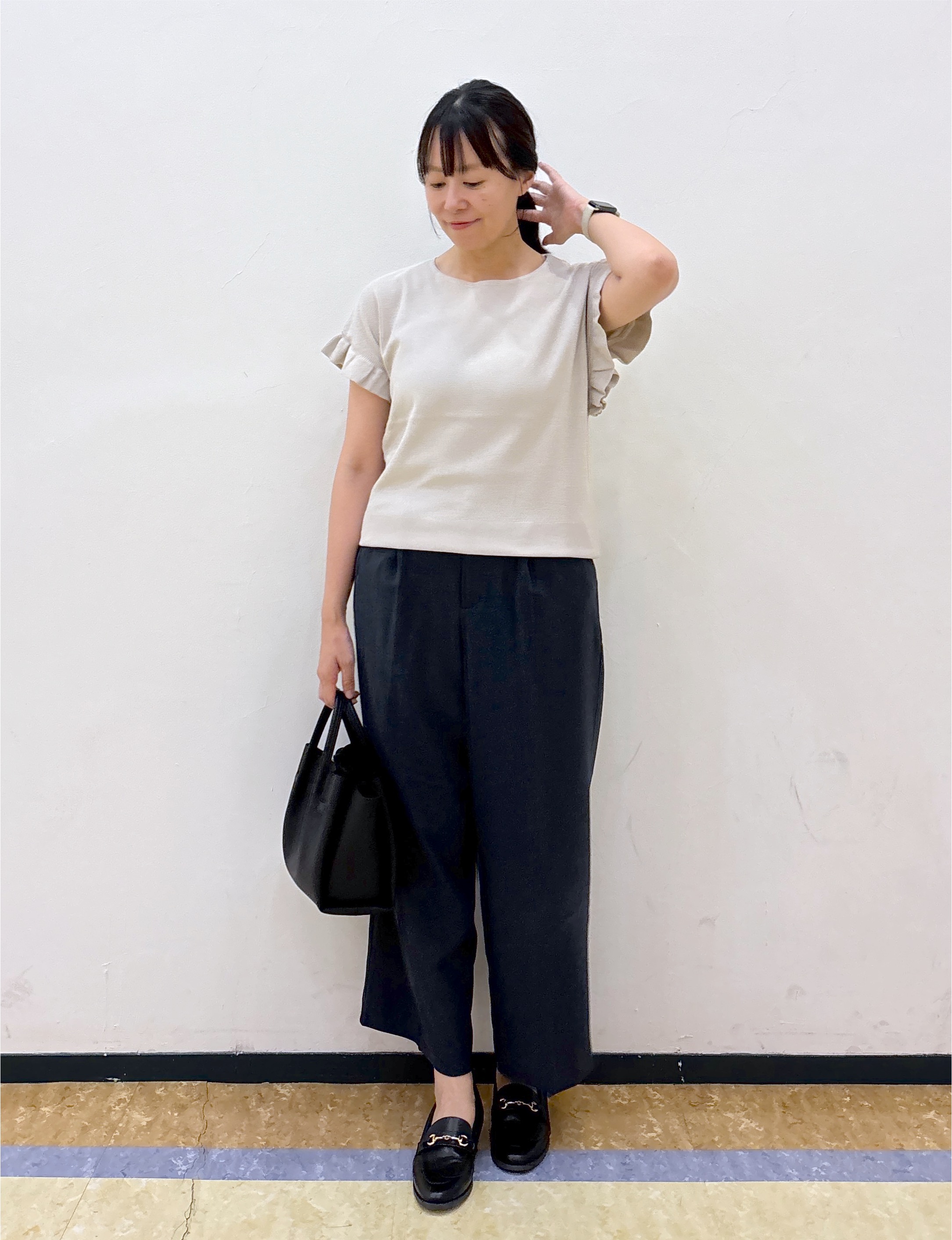 akariさんの「index｜フリルスリーブニット【洗濯機OK】」を使ったコーディネート