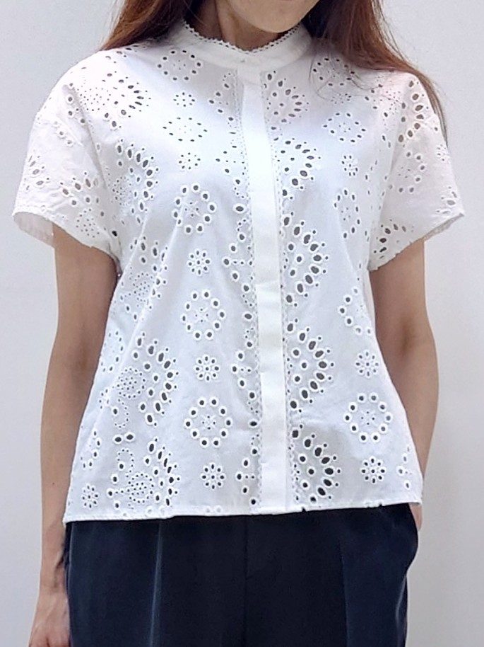 yoshiさんの「Reflect｜【通勤◎】カットワーク刺繍レース シャツブラウス」を使ったコーディネート