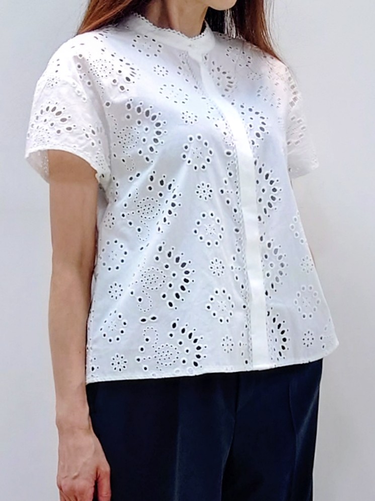 yoshiさんの「Reflect｜【通勤◎】カットワーク刺繍レース シャツブラウス」を使ったコーディネート