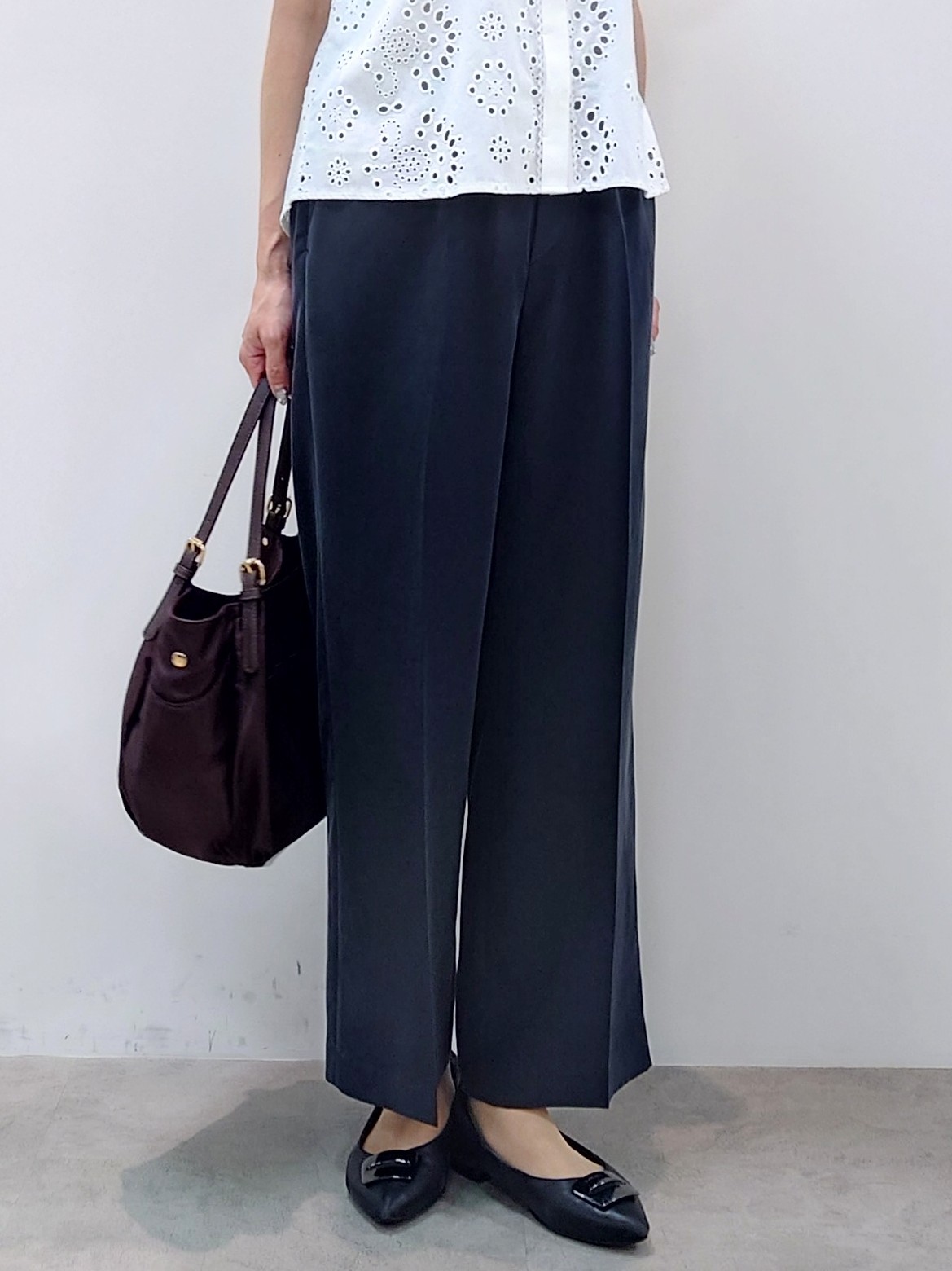 yoshiさんの「Reflect｜【通勤◎】カットワーク刺繍レース シャツブラウス」を使ったコーディネート