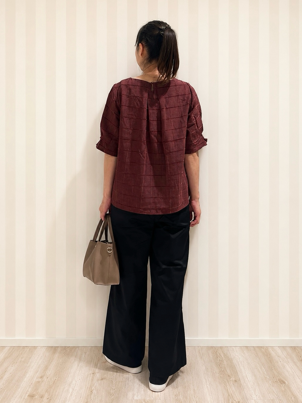 まつみさんの「SHOO･LA･RUE｜【セットアップ可/S-LL】夏でも感じられる秋気分 モールチェックタックスリーブ ブラウス」を使ったコーディネート