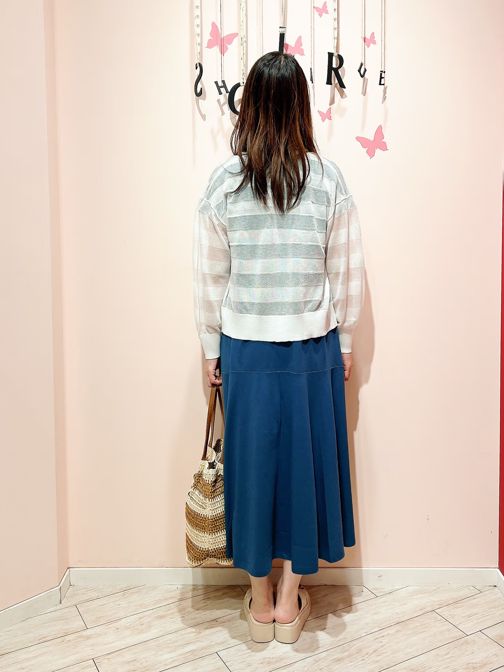 Muuさんの「SHOO･LA･RUE｜【ひんやり/体型カバー/洗濯機可】涼やかAラインロングワンピース」を使ったコーディネート