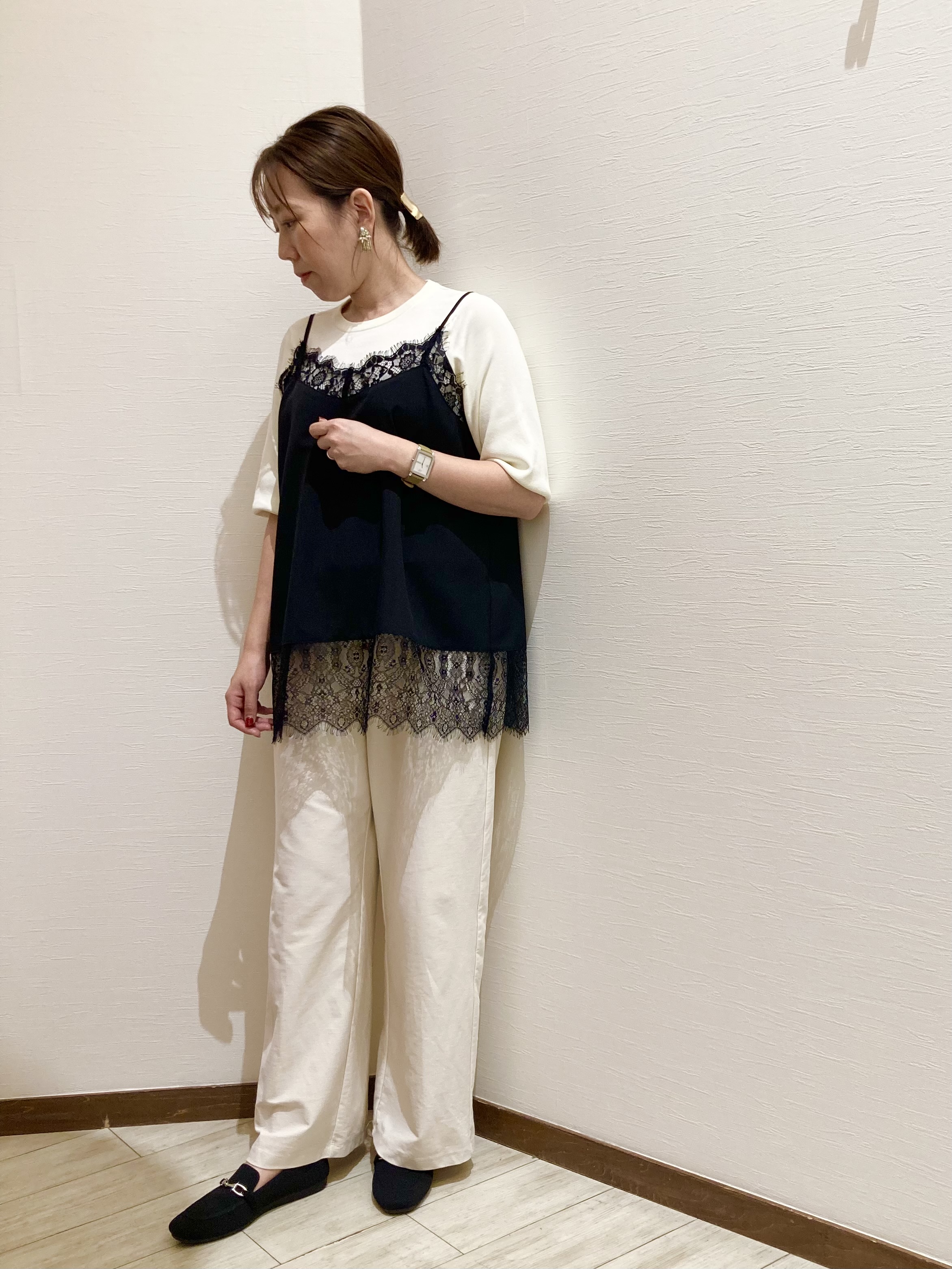 さとさんの「SHOO･LA･RUE｜【ガンガン洗える/ひんやり/UV/毛玉になりにくい】二の腕見せない 5分袖ニット」を使ったコーディネート