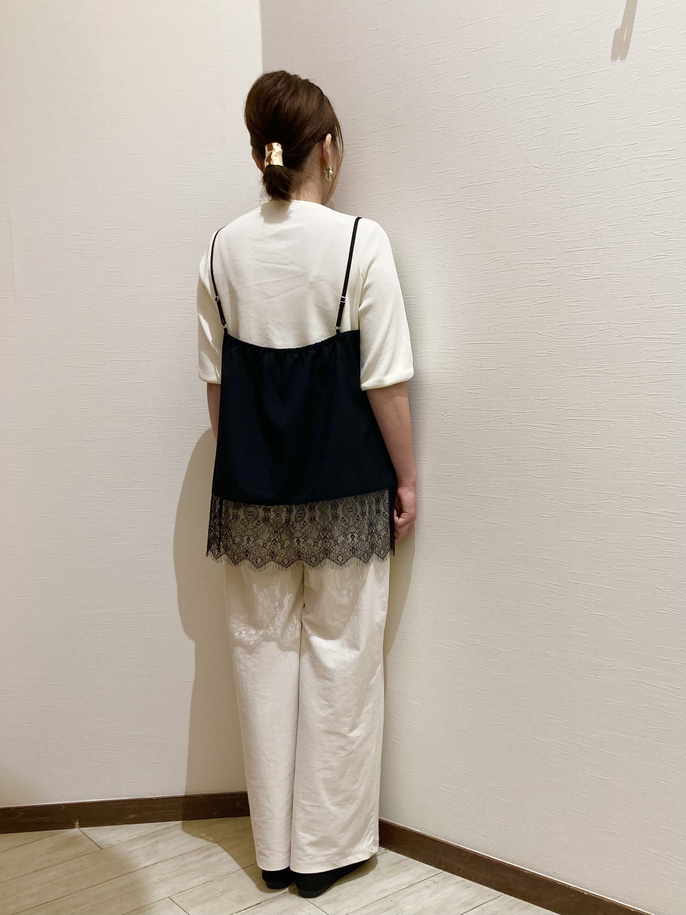 さとさんの「SHOO･LA･RUE｜【ガンガン洗える/ひんやり/UV/毛玉になりにくい】二の腕見せない 5分袖ニット」を使ったコーディネート