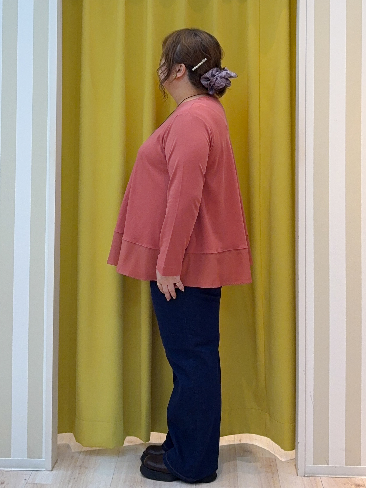 kotoさんさんの「SHOO･LA･RUE｜【洗濯機可/体型カバー】程よい透け感の ゆるシア―シャツパーカ」を使ったコーディネート