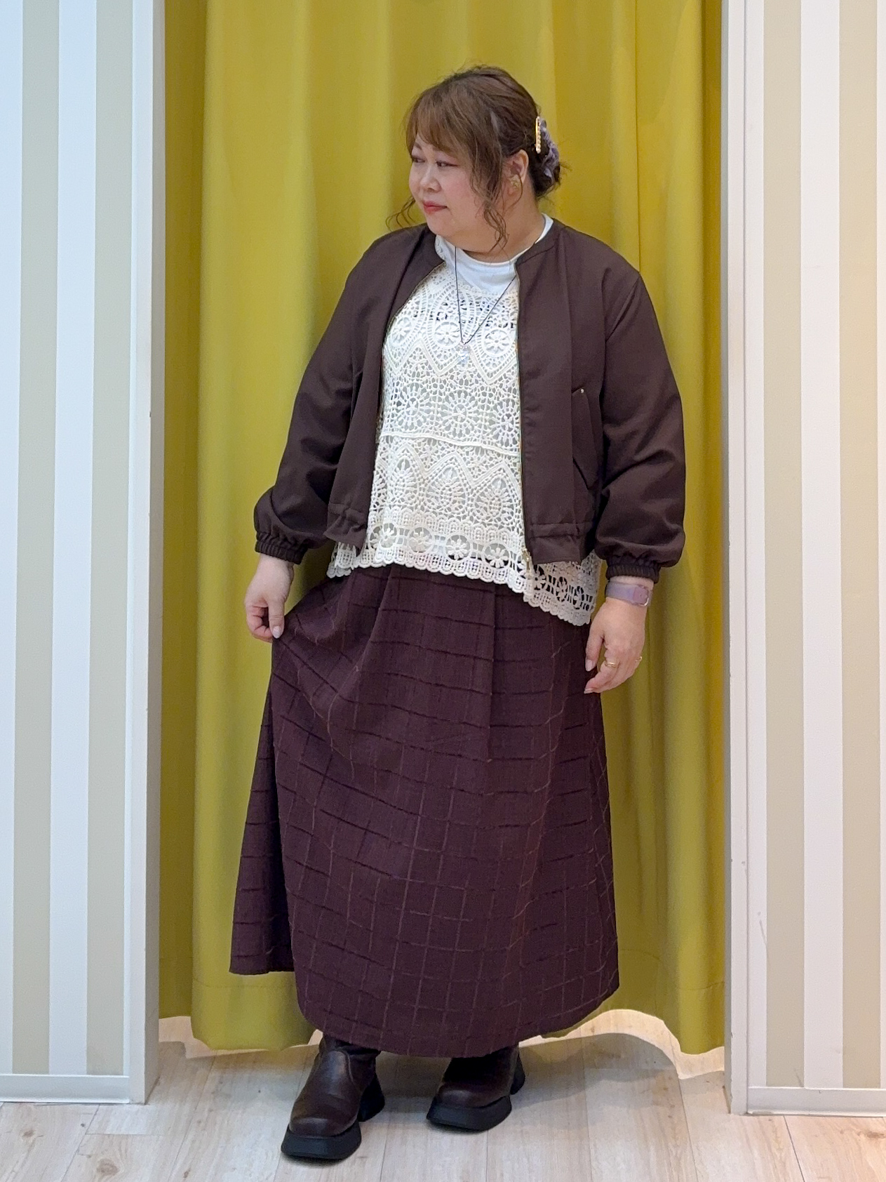 kotoさんさんの「SHOO･LA･RUE｜【洗濯後しわになりにくい/S-LL】裾ドロストフリルブルゾン」を使ったコーディネート