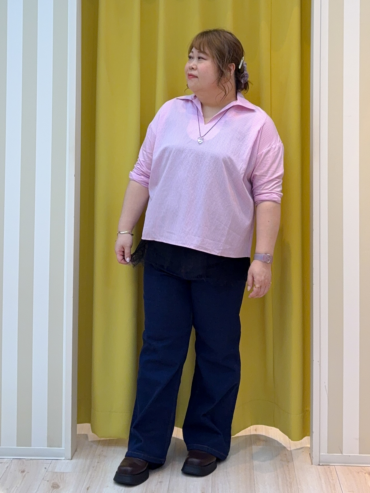 kotoさんさんの「SHOO･LA･RUE｜【洗濯機可】インせず決まるAライン ストライプスキッパーシャツ」を使ったコーディネート