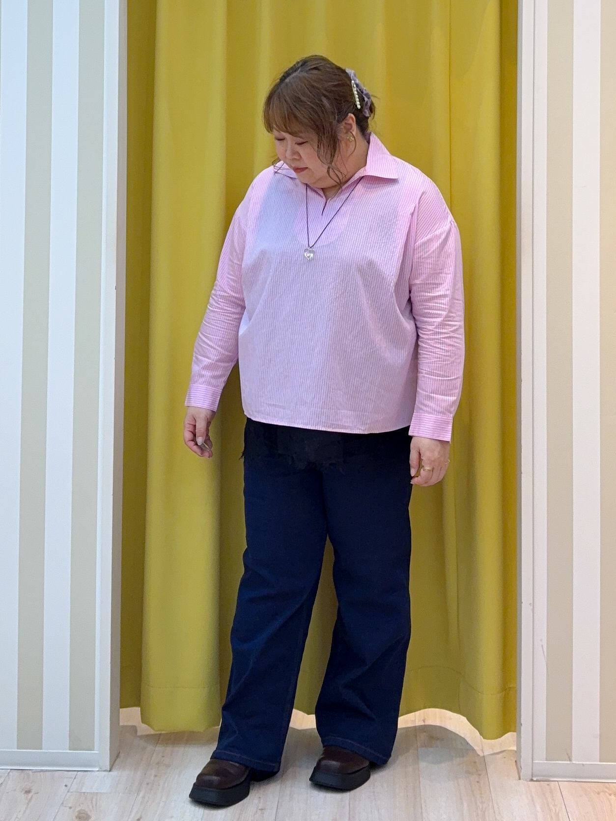 kotoさんさんの「SHOO･LA･RUE｜【洗濯機可】インせず決まるAライン ストライプスキッパーシャツ」を使ったコーディネート