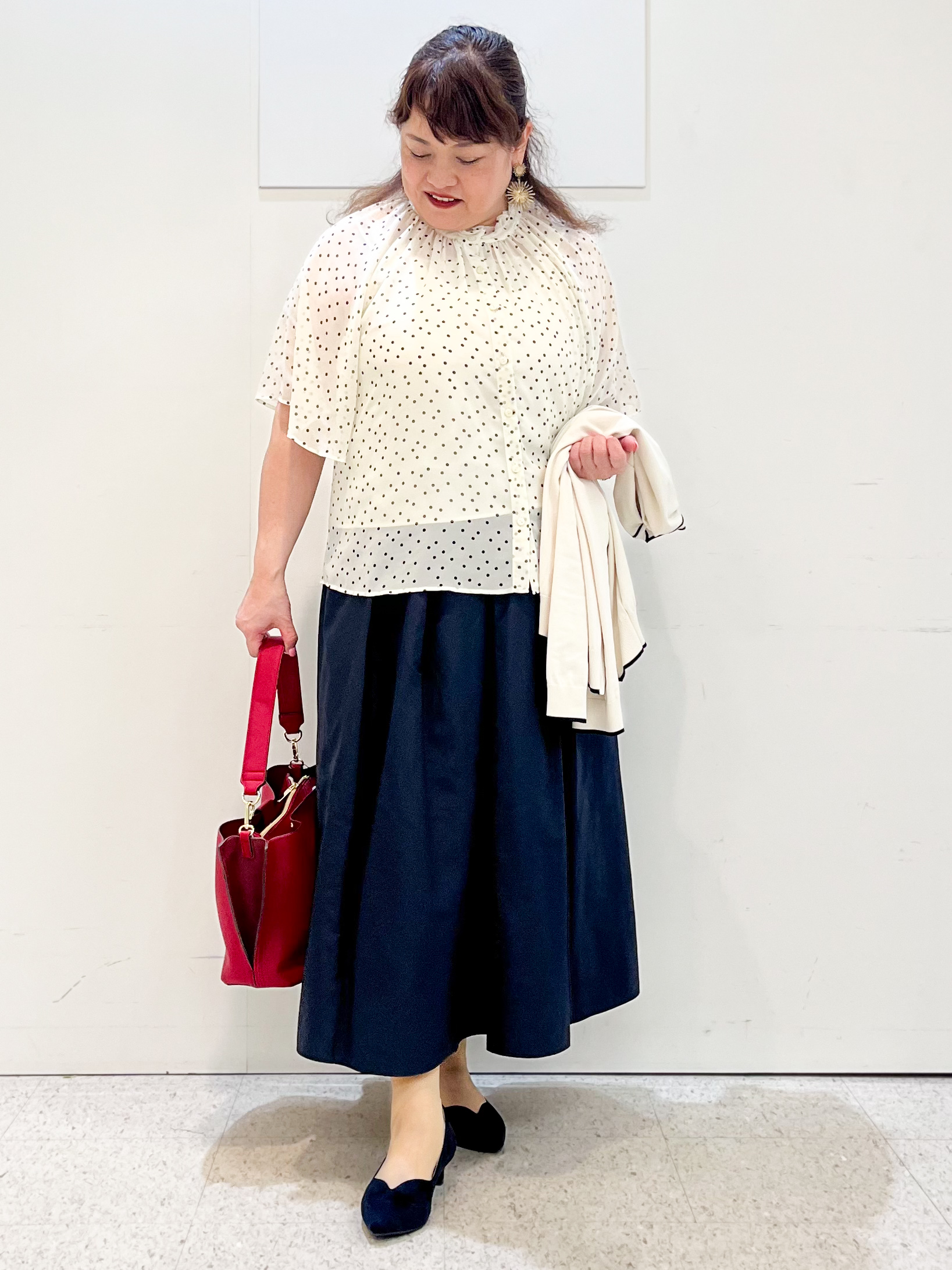 kimmyさんの「Reflect｜【セットアップ／手洗い可】ドット柄シアーブラウス」を使ったコーディネート