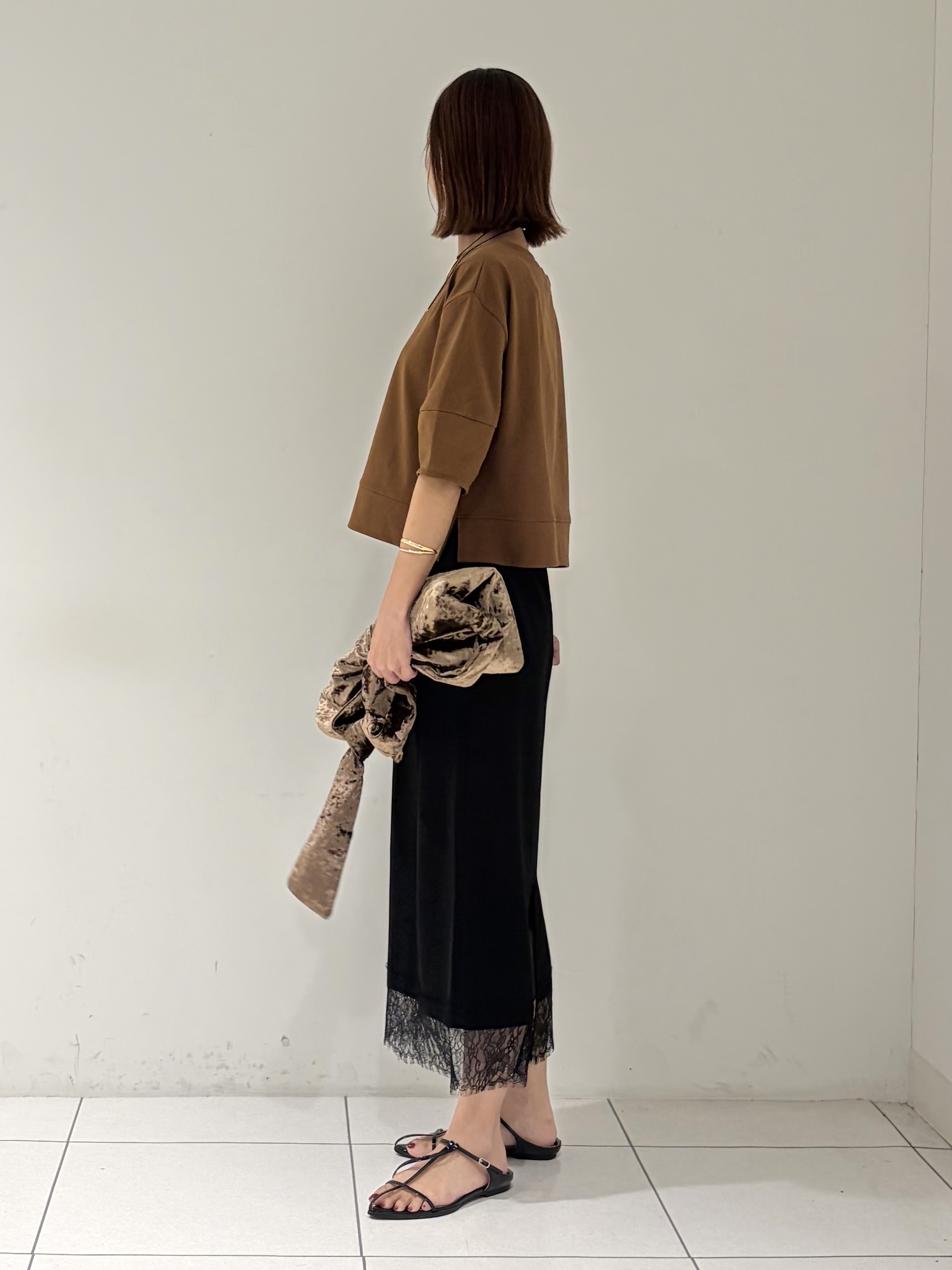 shioriさんの「INDIVI｜ハーフスリーブフォルムカットソー【接触冷感／新色追加】」を使ったコーディネート