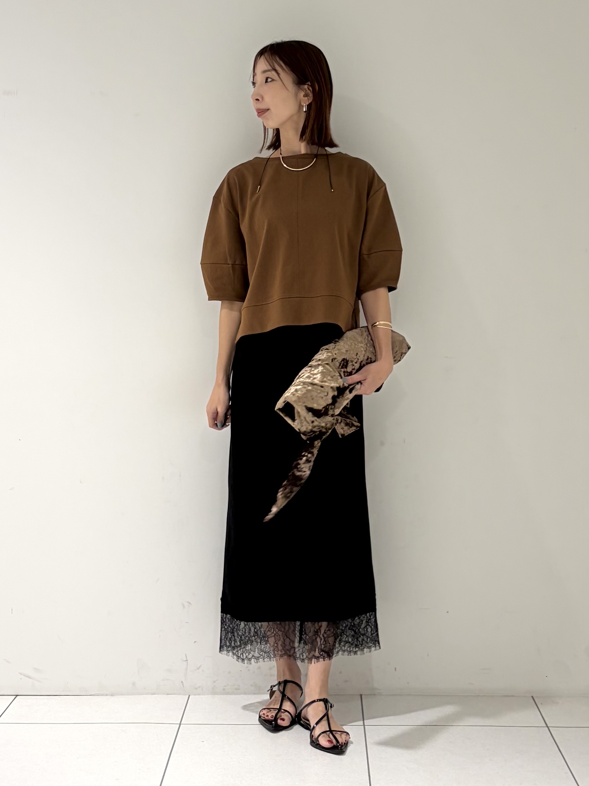 shioriさんの「INDIVI｜ハーフスリーブフォルムカットソー【接触冷感／新色追加】」を使ったコーディネート