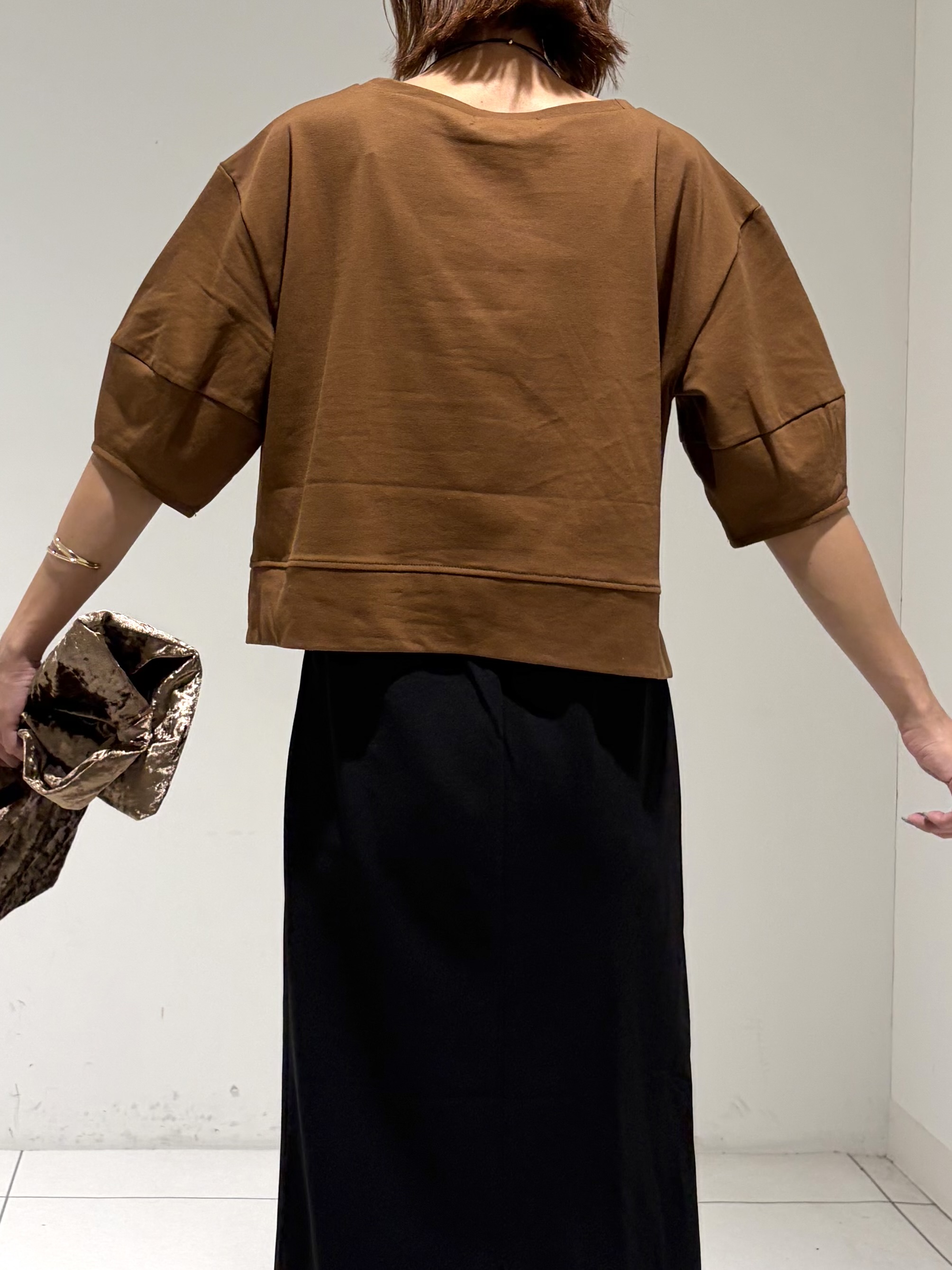 shioriさんの「INDIVI｜ハーフスリーブフォルムカットソー【接触冷感／新色追加】」を使ったコーディネート
