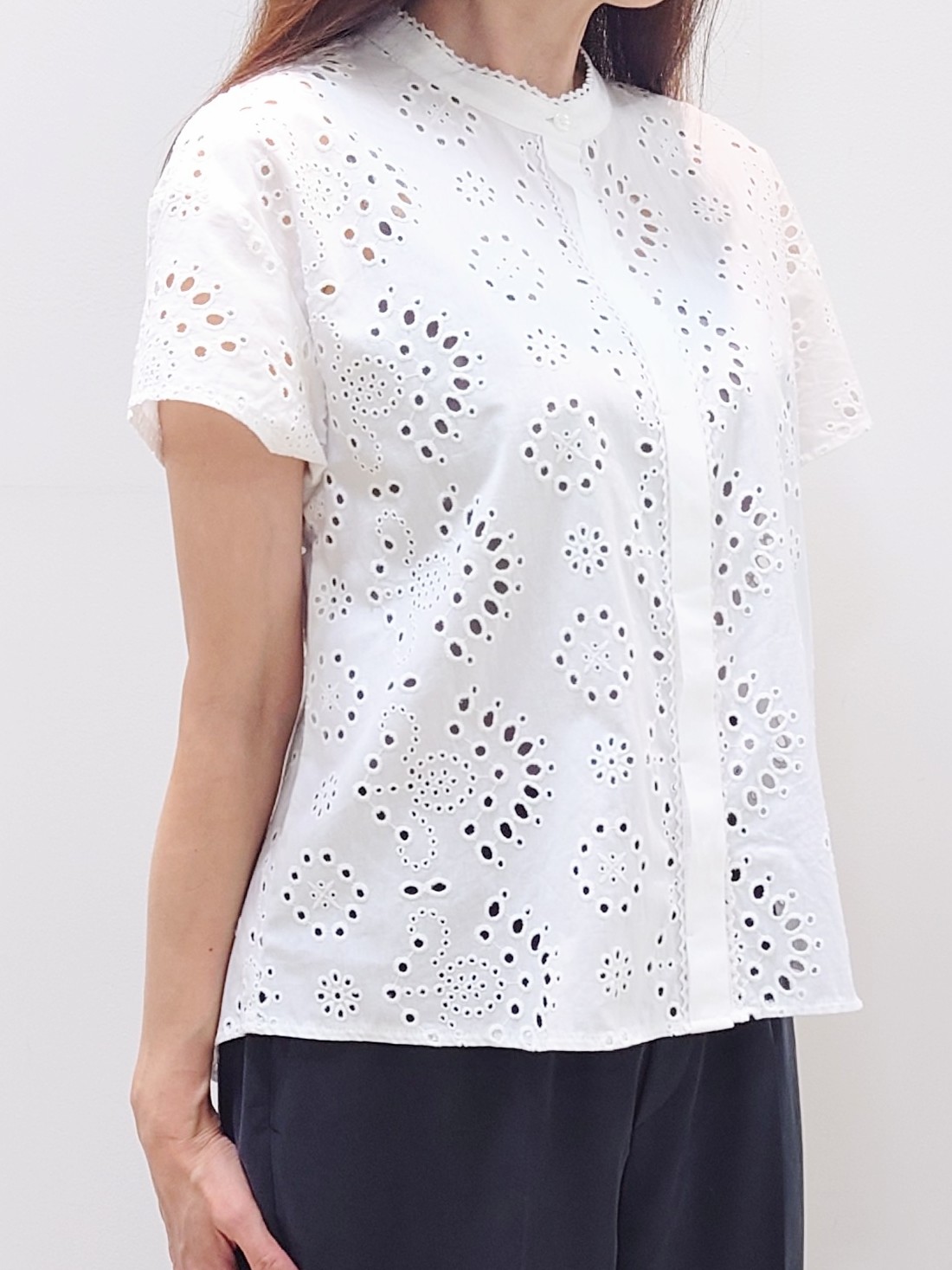 yoshiさんの「Reflect｜【通勤◎】カットワーク刺繍レース シャツブラウス」を使ったコーディネート