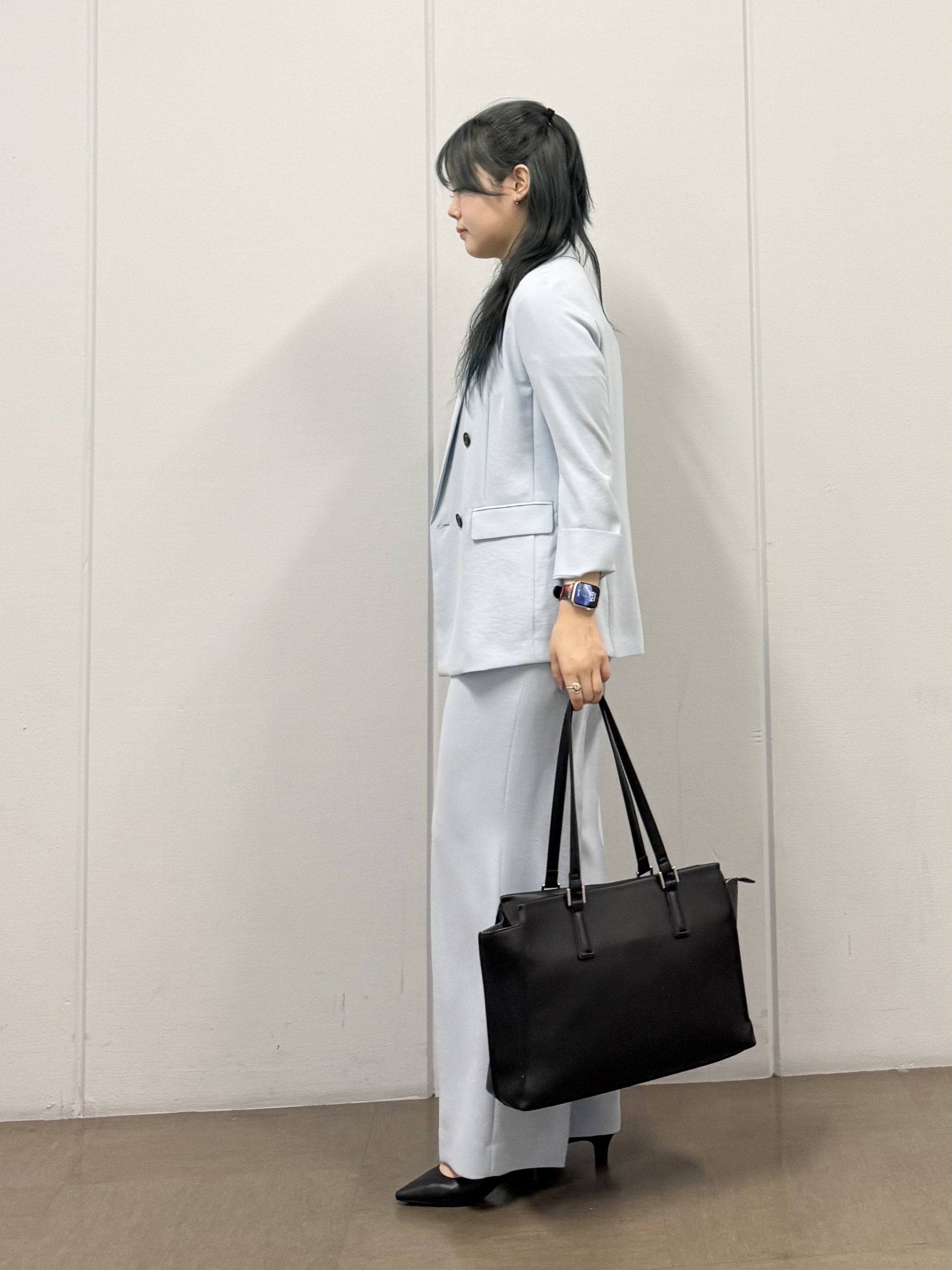 mizukiさんの「INDIVI｜【清涼感／UVケア／接触冷感】Vネックストライプブラウス」を使ったコーディネート