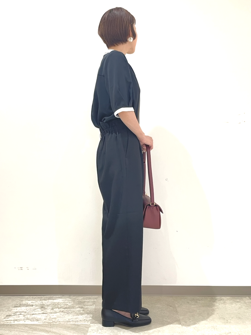 ちいはちさんの「grove｜【洗濯機OK/シワになりにくい】1枚で華やぐ配色ボウタイブラウス」を使ったコーディネート